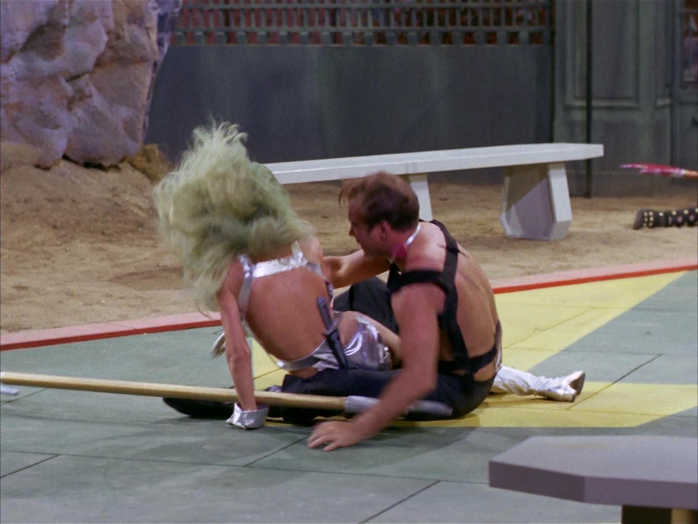 ariane179254_StarTrek_2x16_TheGamestersOfTriskelion_3044.jpg