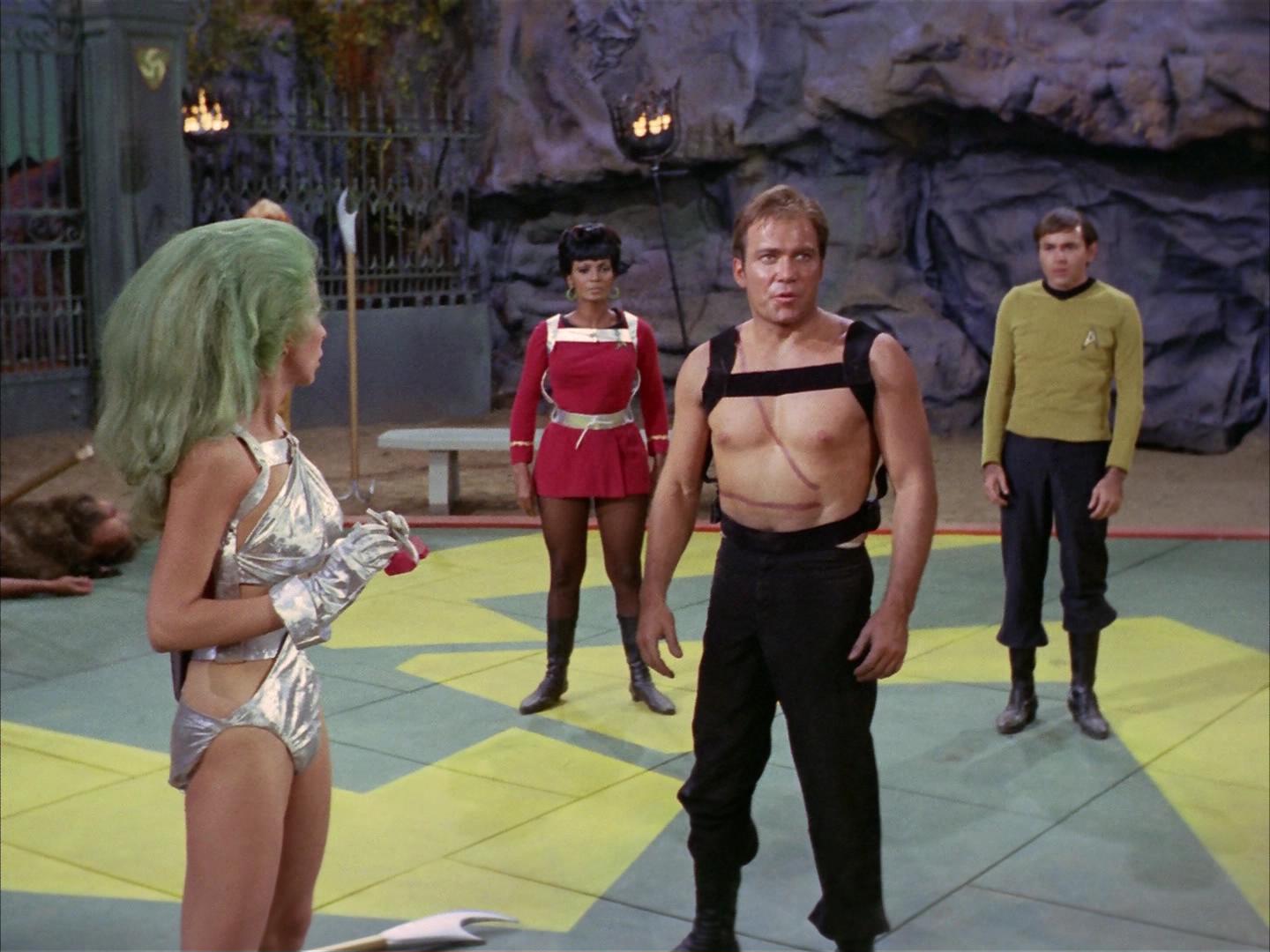 ariane179254_StarTrek_2x16_TheGamestersOfTriskelion_3096.jpg