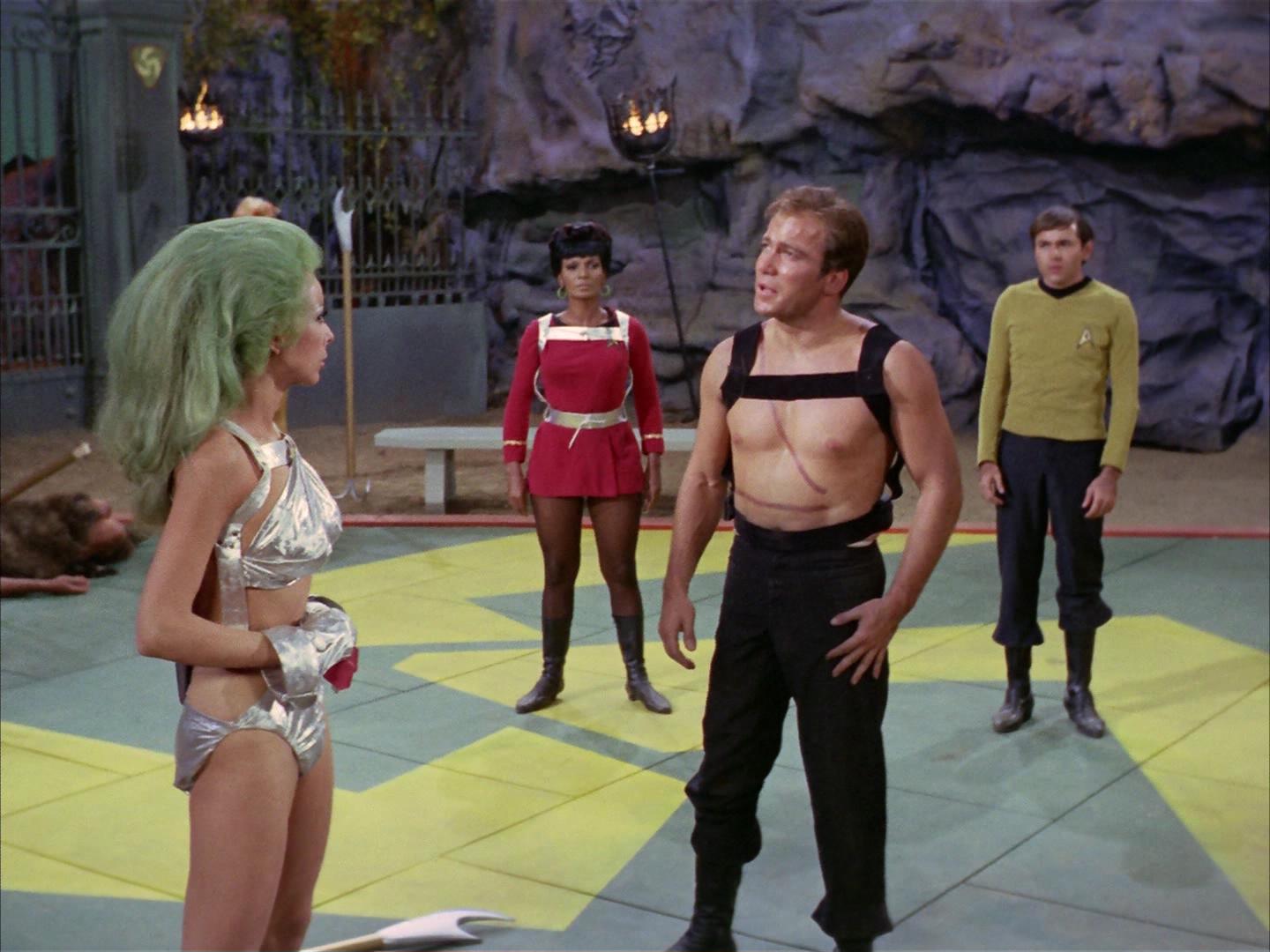 ariane179254_StarTrek_2x16_TheGamestersOfTriskelion_3105.jpg
