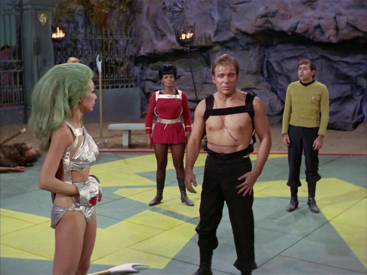 ariane179254_StarTrek_2x16_TheGamestersOfTriskelion_3107.jpg