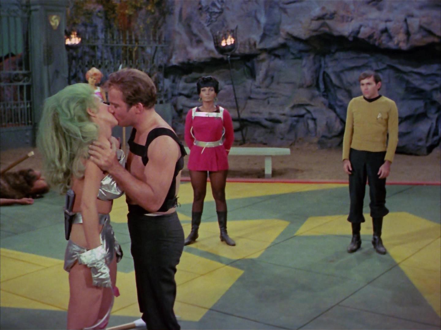 ariane179254_StarTrek_2x16_TheGamestersOfTriskelion_3164.jpg
