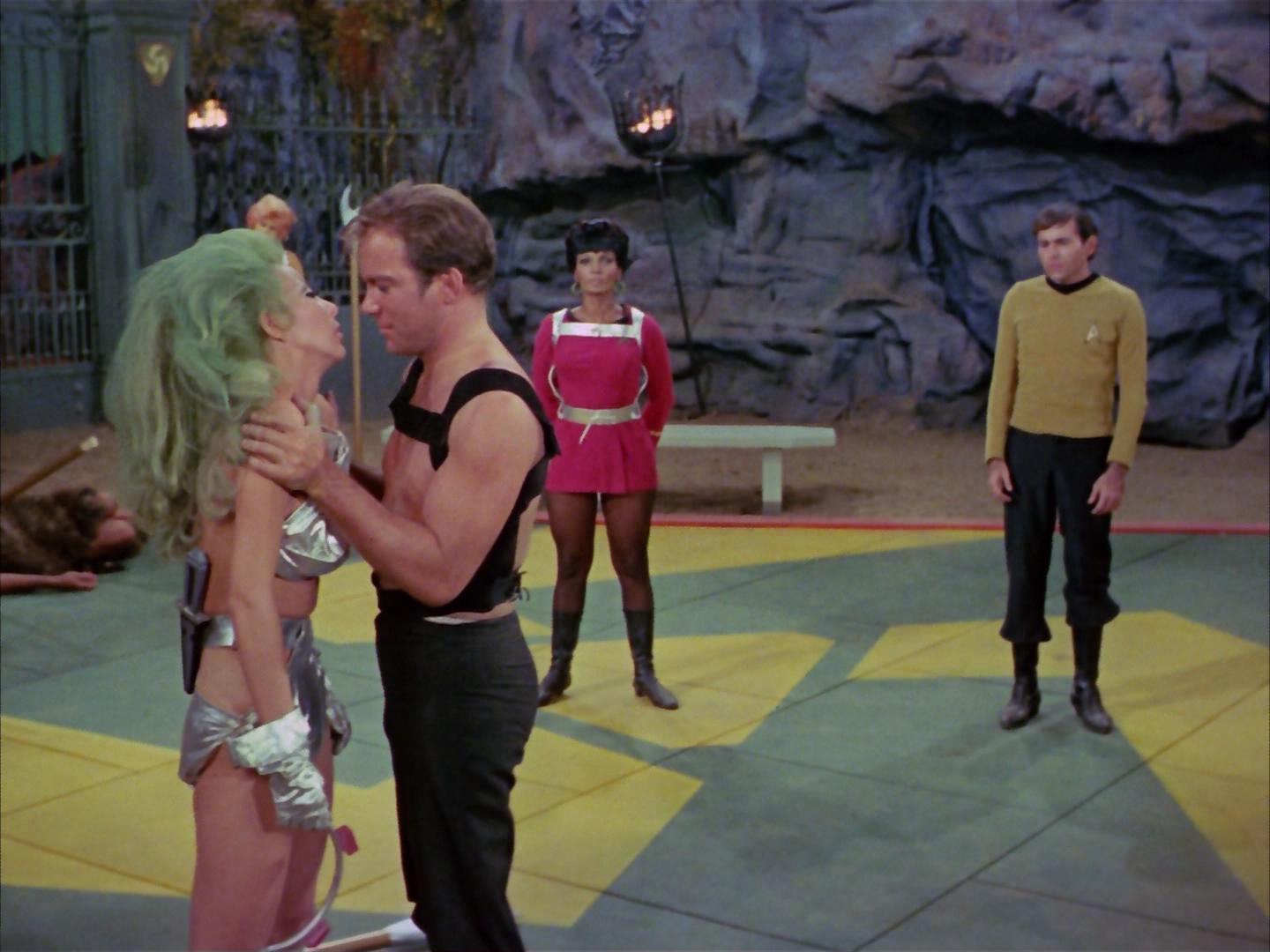 ariane179254_StarTrek_2x16_TheGamestersOfTriskelion_3165.jpg