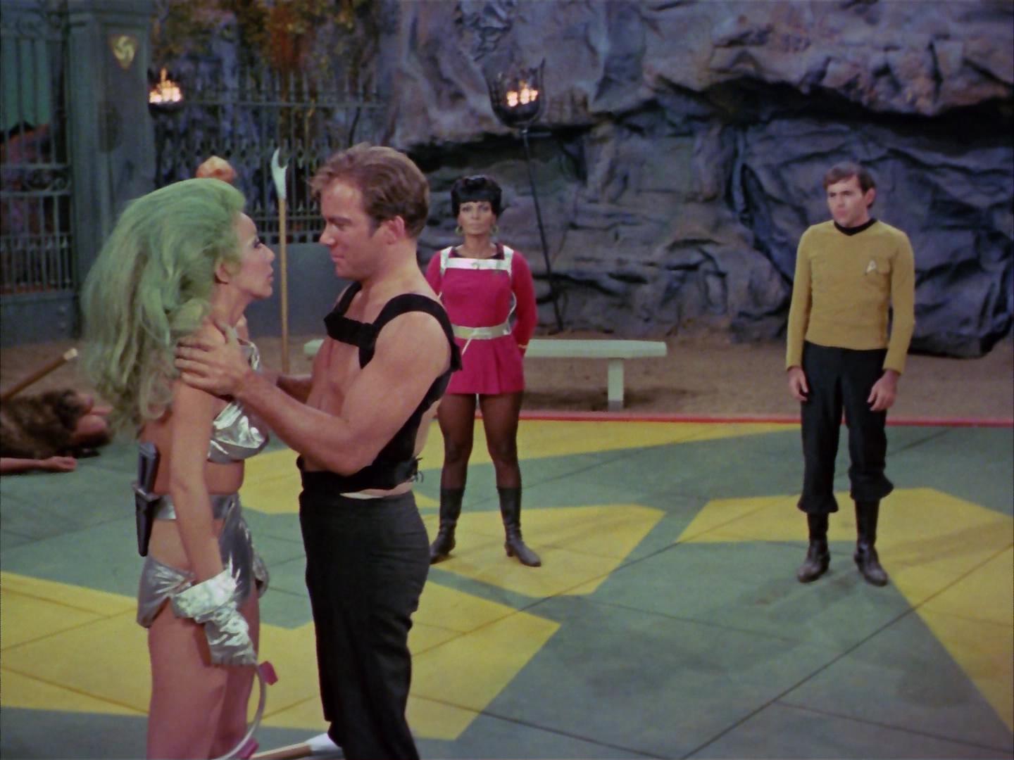 ariane179254_StarTrek_2x16_TheGamestersOfTriskelion_3166.jpg