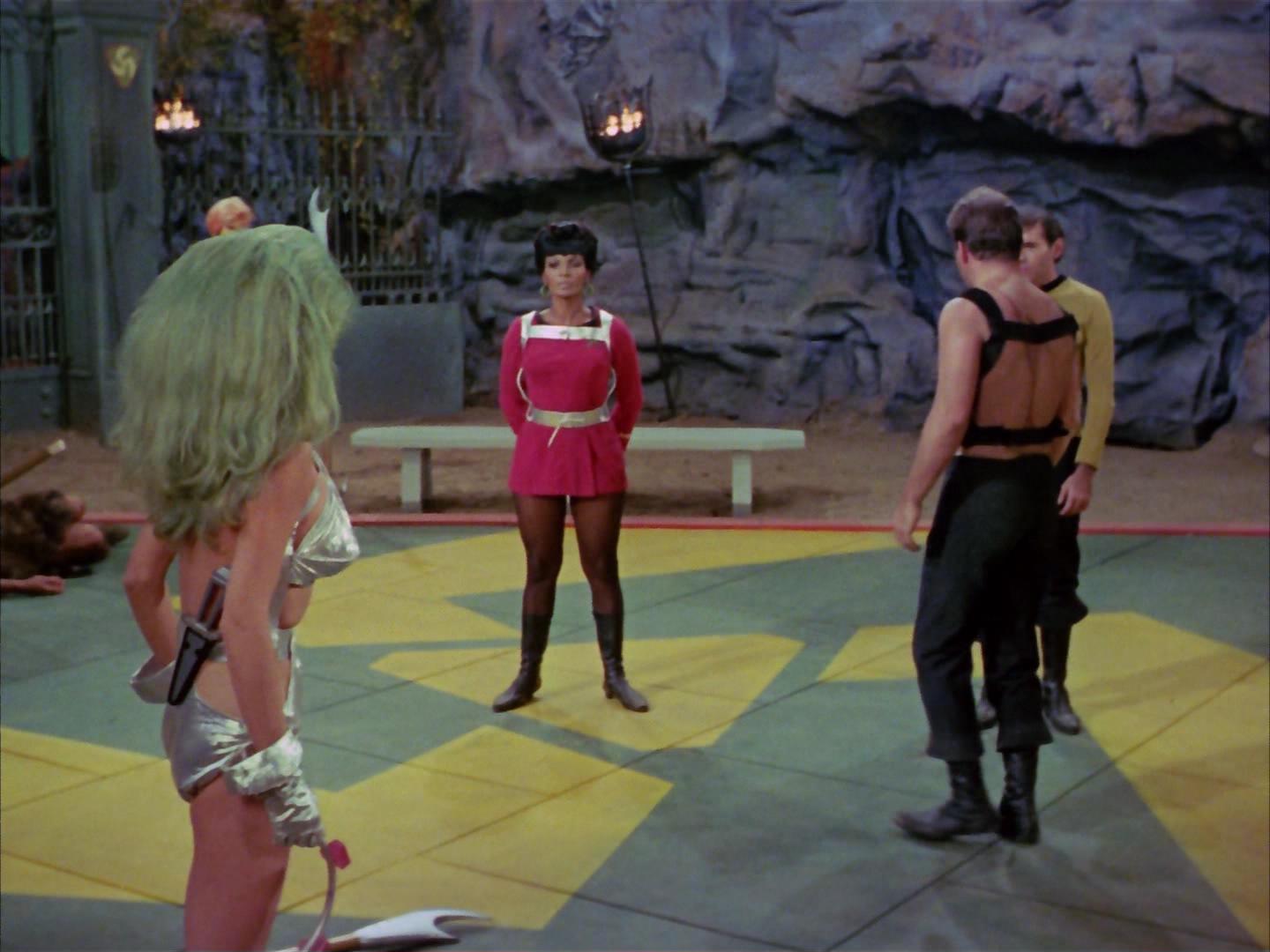 ariane179254_StarTrek_2x16_TheGamestersOfTriskelion_3176.jpg