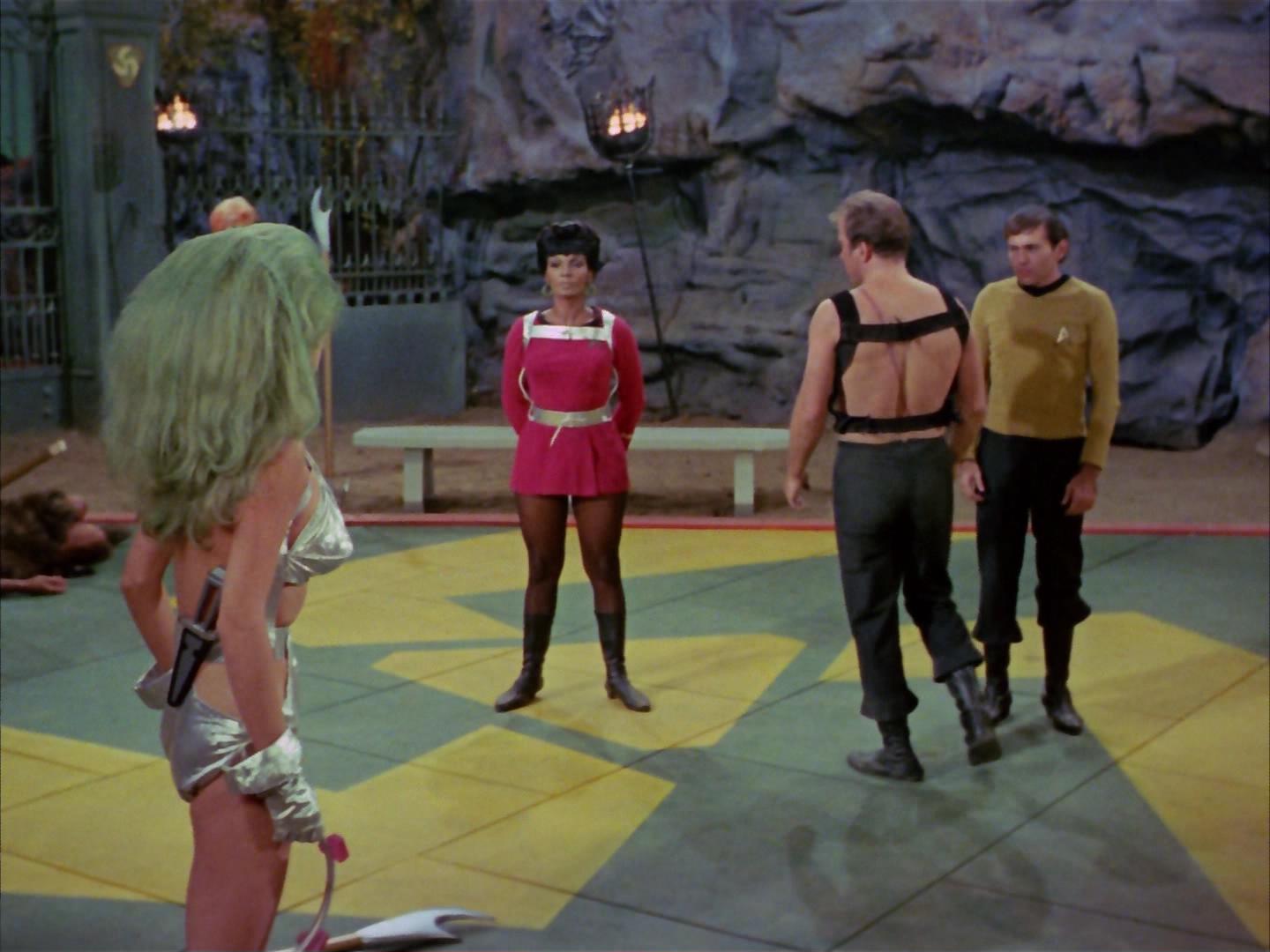 ariane179254_StarTrek_2x16_TheGamestersOfTriskelion_3177.jpg