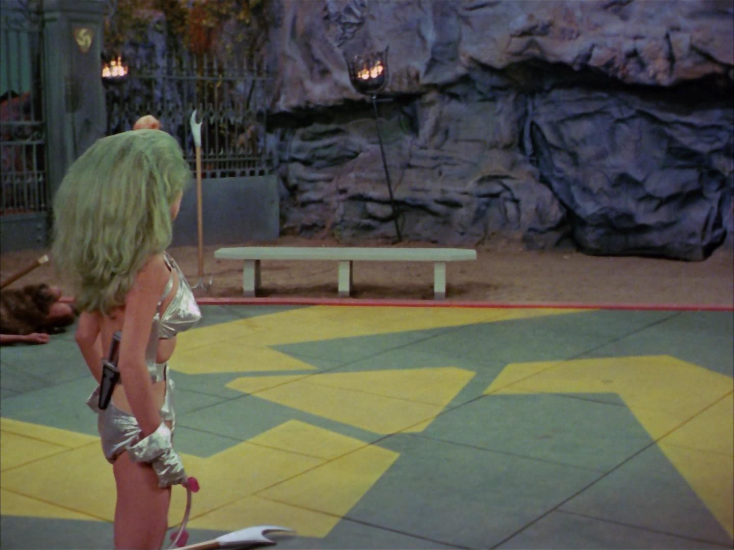 ariane179254_StarTrek_2x16_TheGamestersOfTriskelion_3197.jpg
