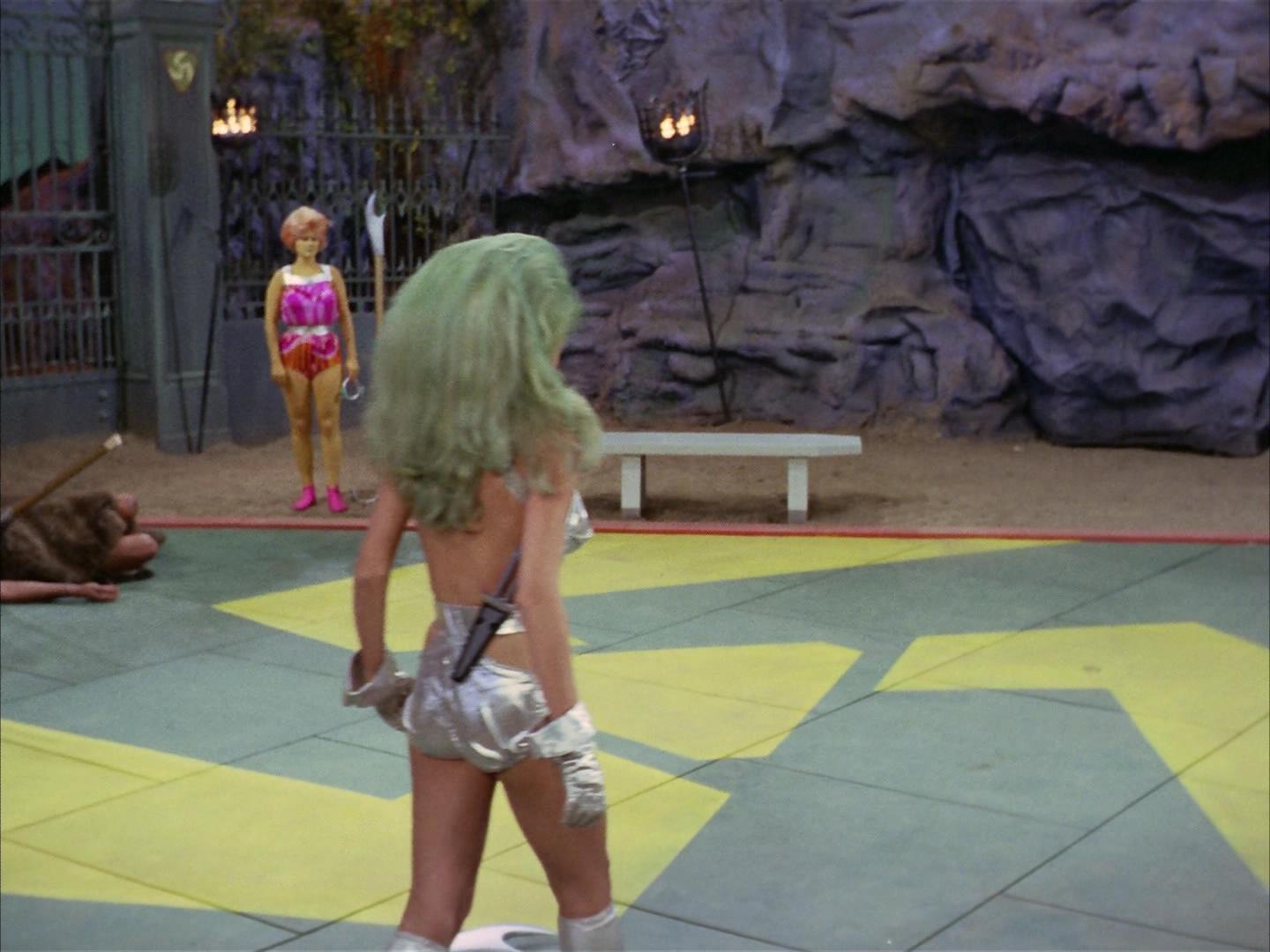 ariane179254_StarTrek_2x16_TheGamestersOfTriskelion_3201.jpg