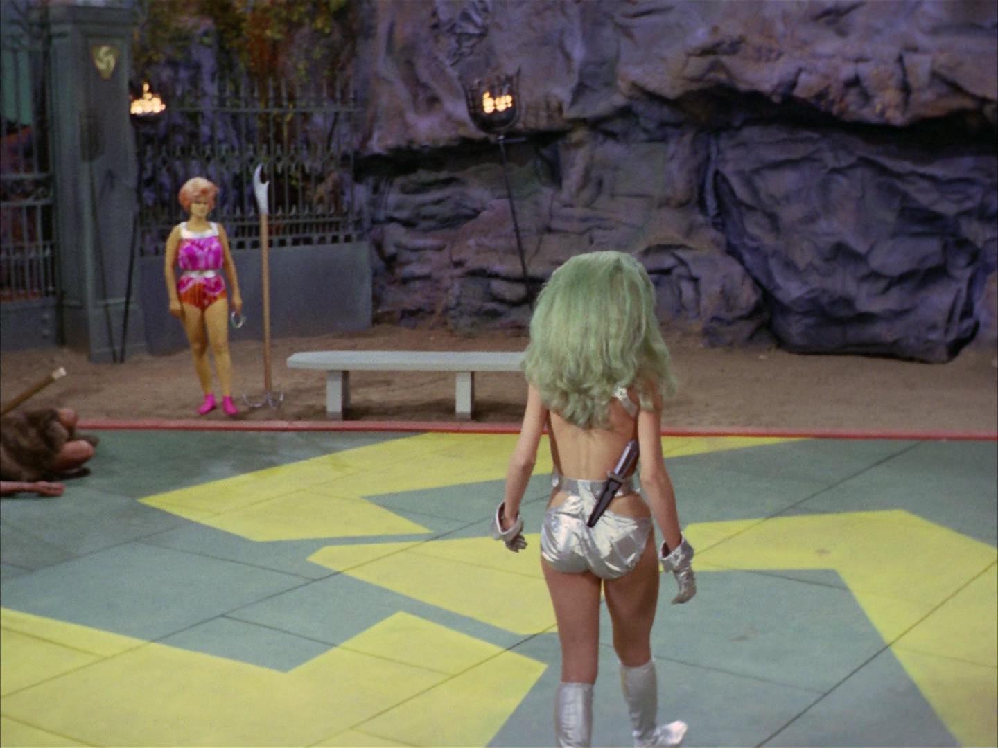 ariane179254_StarTrek_2x16_TheGamestersOfTriskelion_3203.jpg