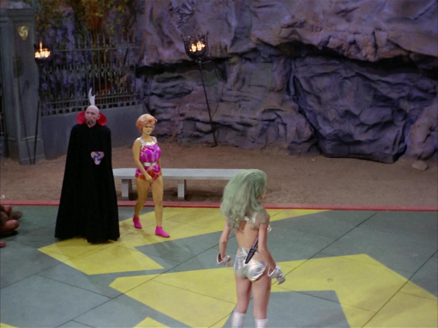 ariane179254_StarTrek_2x16_TheGamestersOfTriskelion_3207.jpg