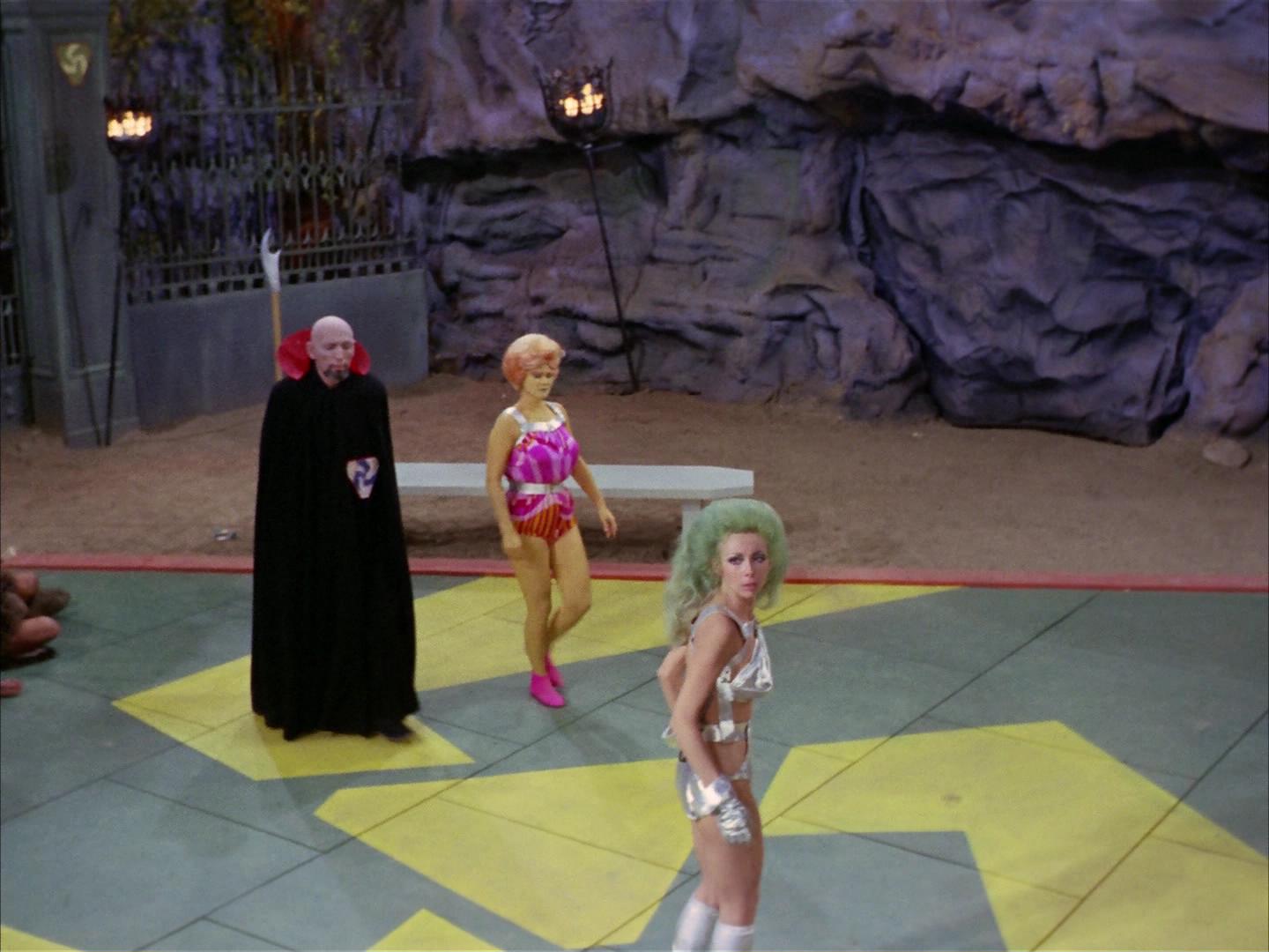 ariane179254_StarTrek_2x16_TheGamestersOfTriskelion_3208.jpg