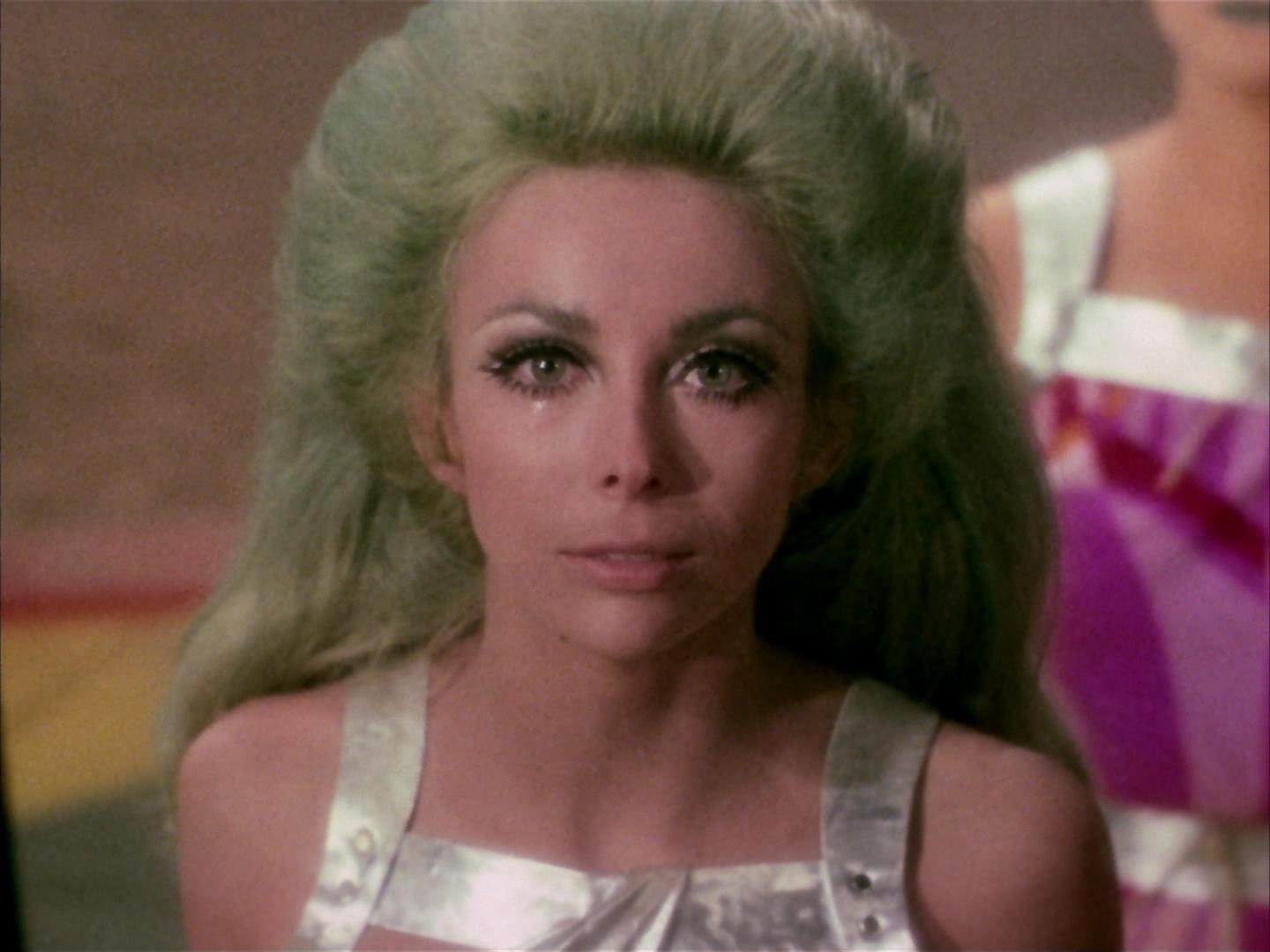 ariane179254_StarTrek_2x16_TheGamestersOfTriskelion_3220.jpg