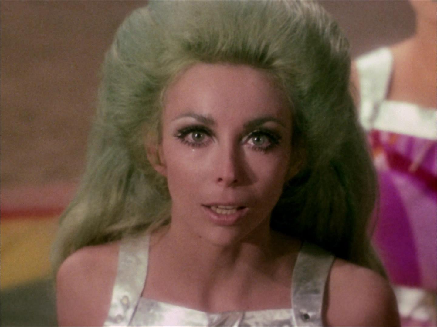 ariane179254_StarTrek_2x16_TheGamestersOfTriskelion_3222.jpg