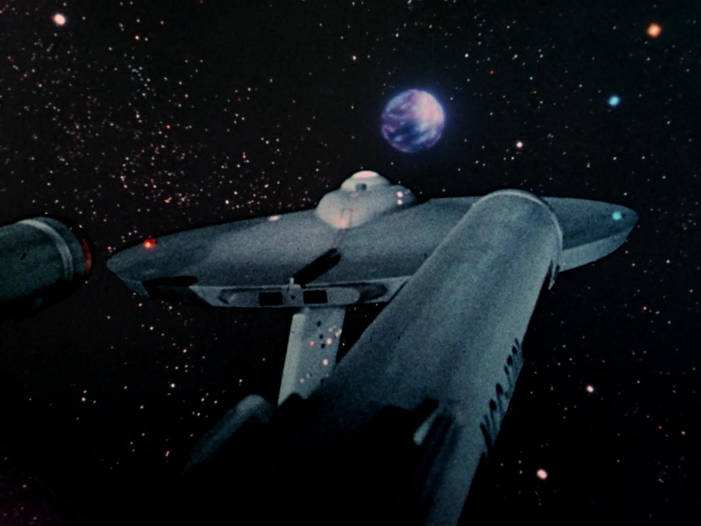 ariane179254_StarTrek_2x17_APieceOfTheAction_0008.jpg