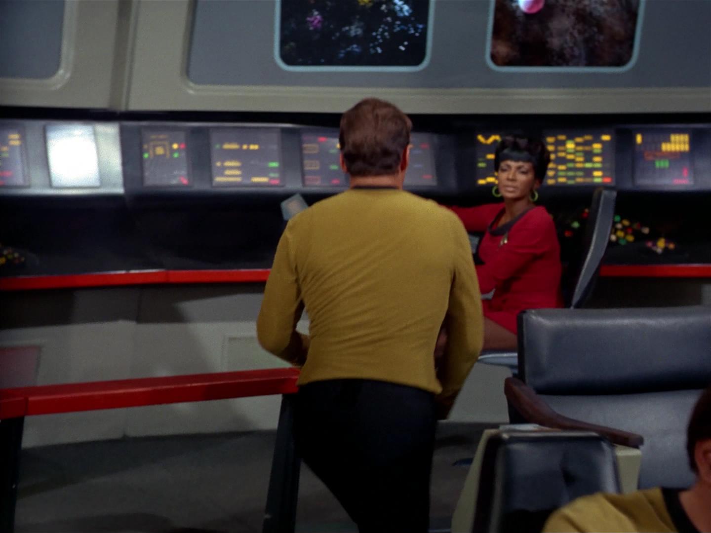 ariane179254_StarTrek_2x17_APieceOfTheAction_0017.jpg