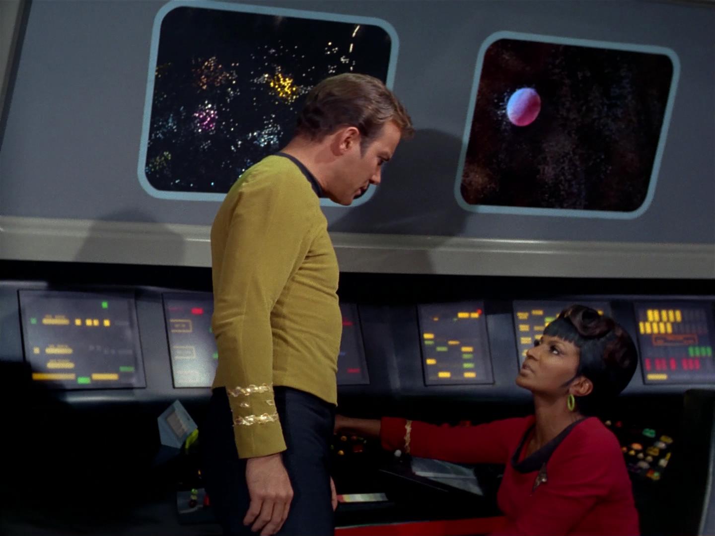 ariane179254_StarTrek_2x17_APieceOfTheAction_0020.jpg