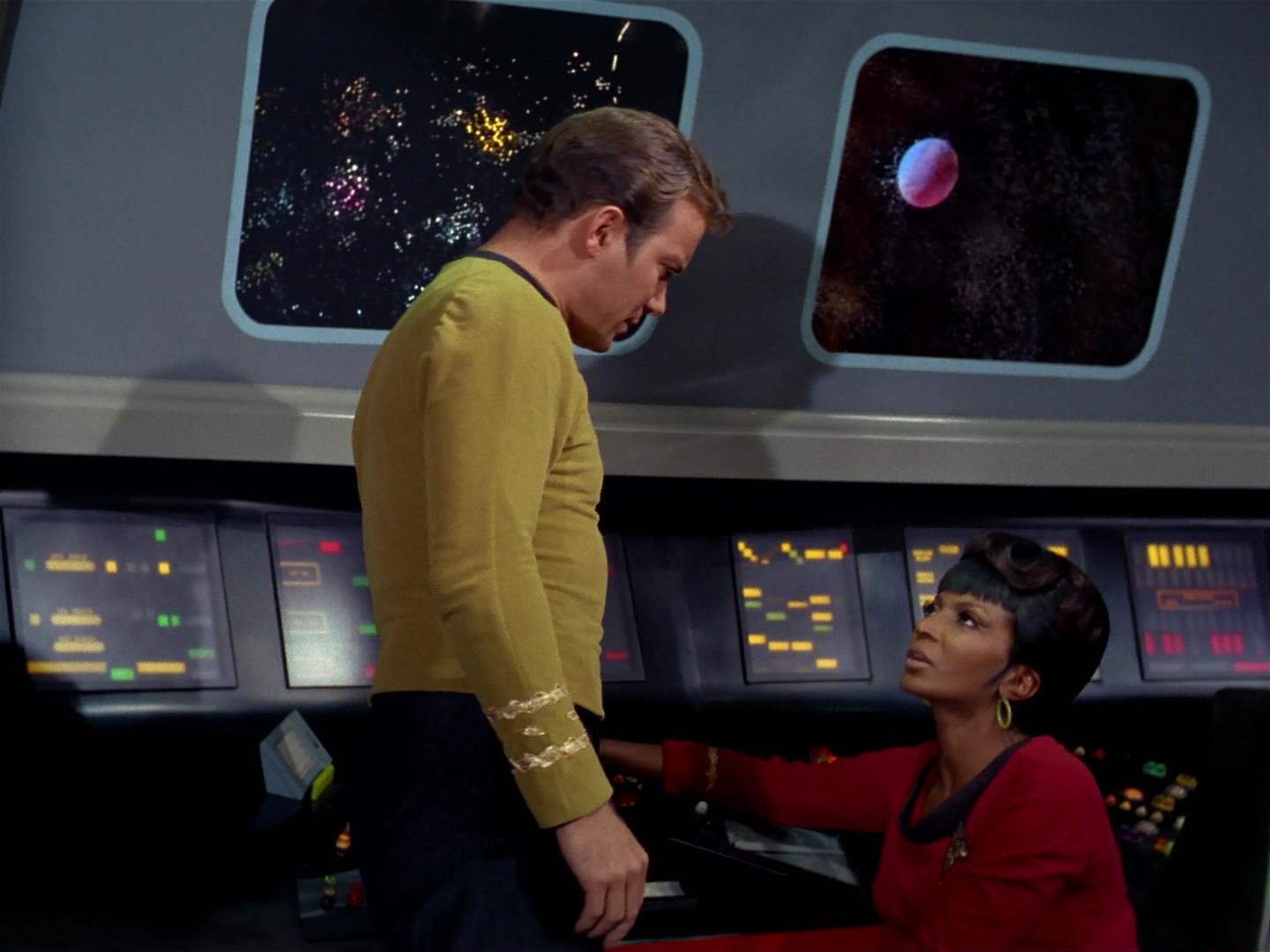 ariane179254_StarTrek_2x17_APieceOfTheAction_0021.jpg