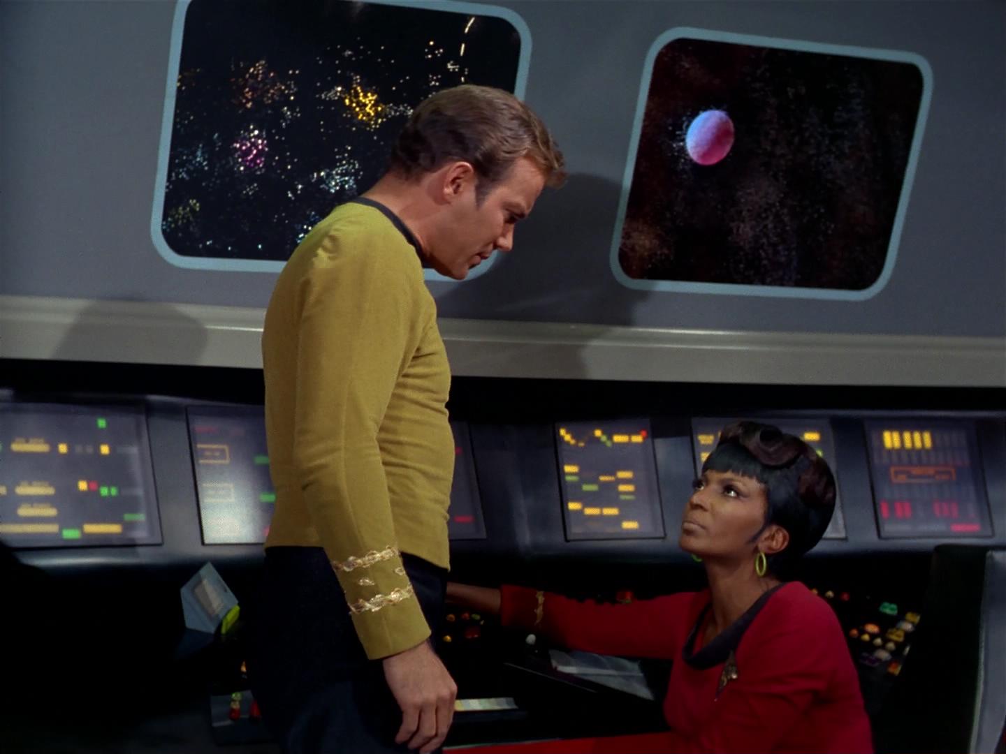 ariane179254_StarTrek_2x17_APieceOfTheAction_0022.jpg