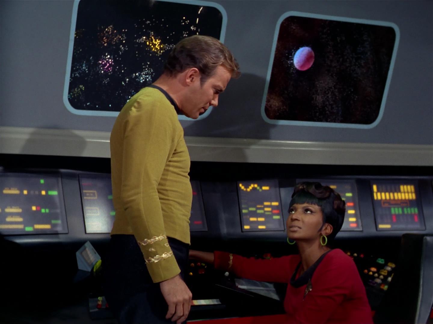 ariane179254_StarTrek_2x17_APieceOfTheAction_0023.jpg