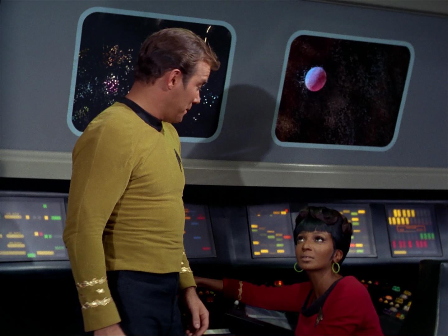 ariane179254_StarTrek_2x17_APieceOfTheAction_0026.jpg