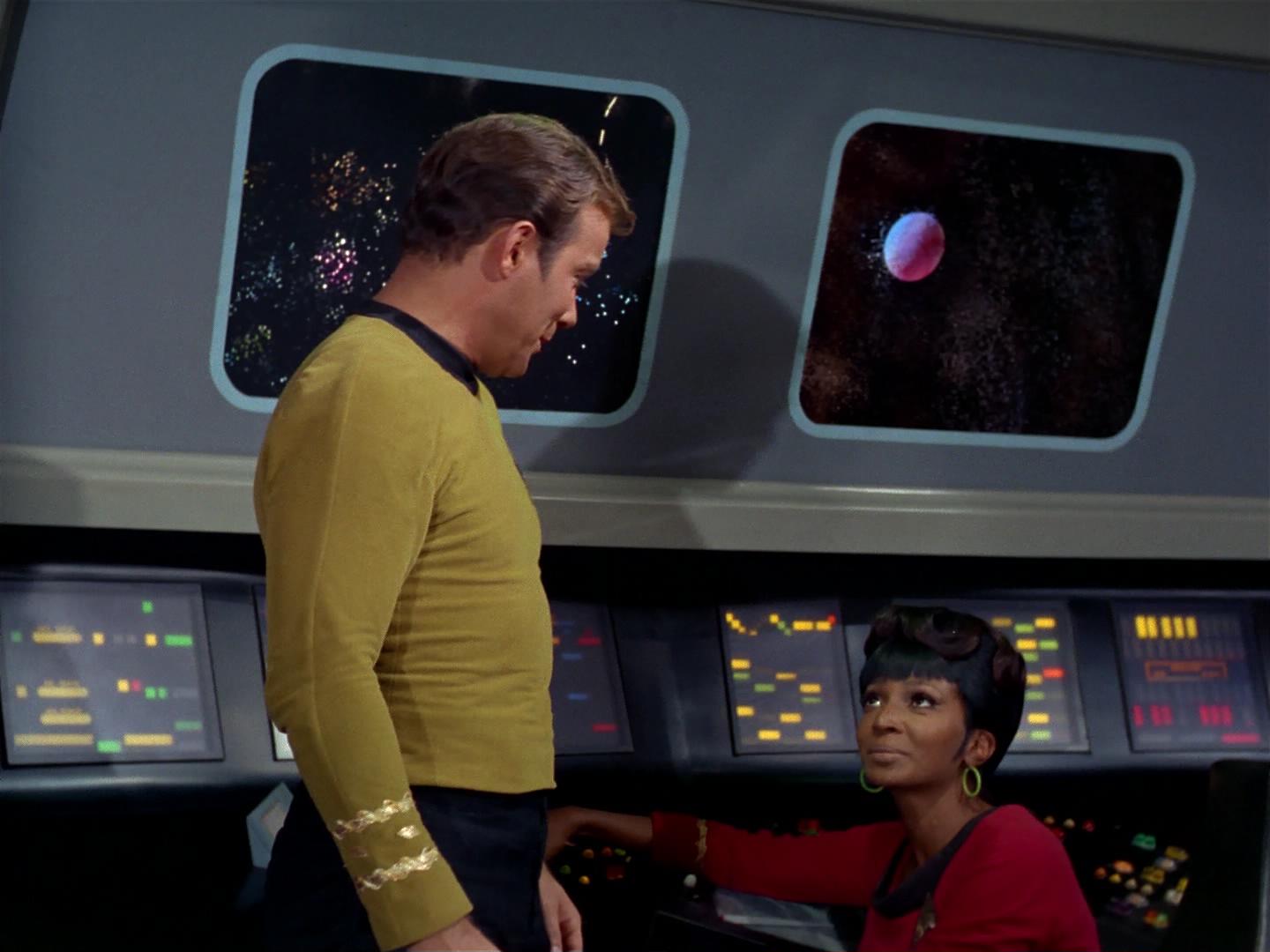 ariane179254_StarTrek_2x17_APieceOfTheAction_0027.jpg