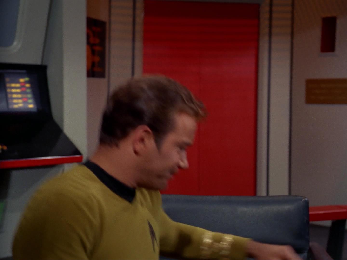 ariane179254_StarTrek_2x17_APieceOfTheAction_0031.jpg