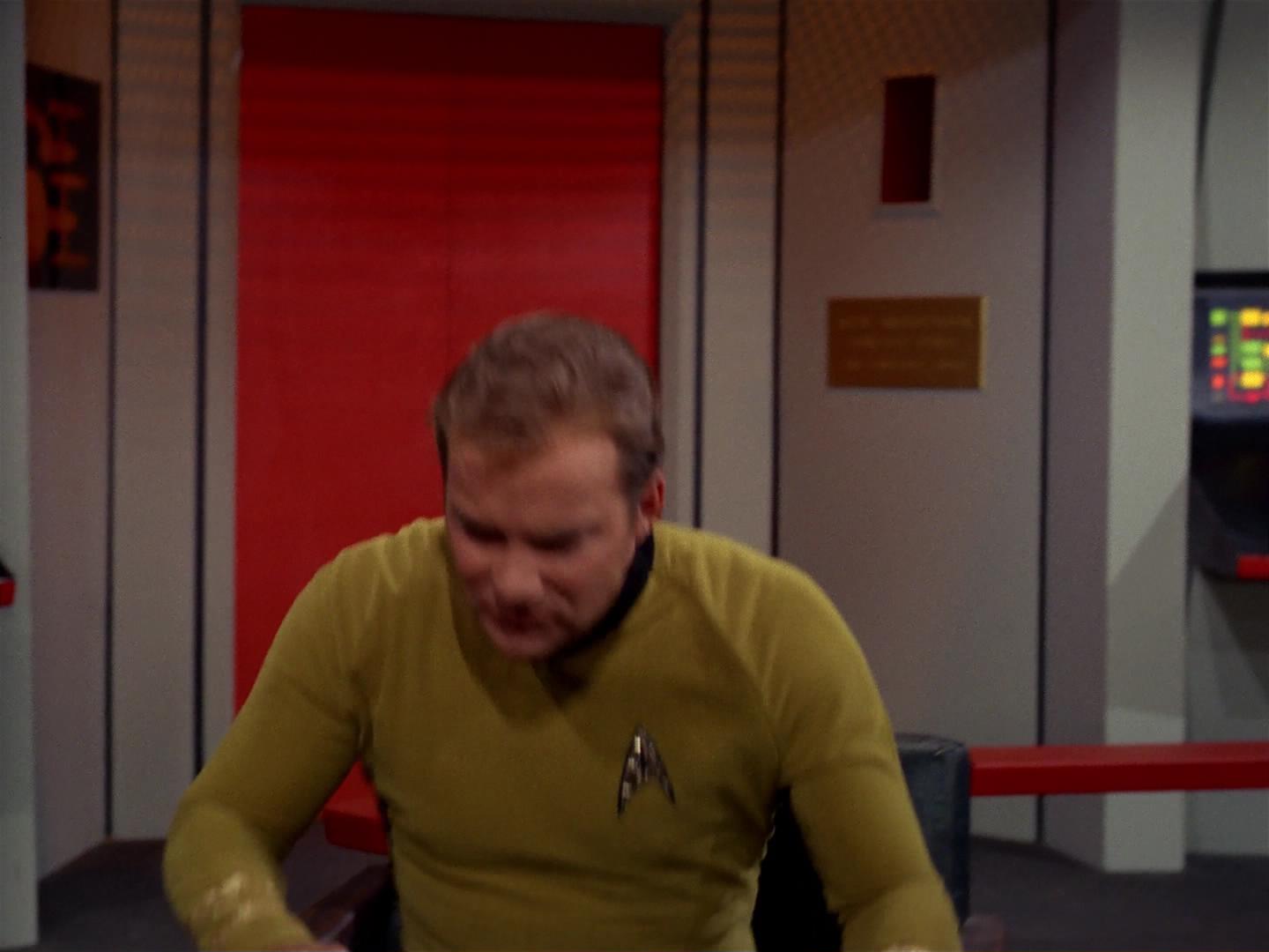 ariane179254_StarTrek_2x17_APieceOfTheAction_0032.jpg