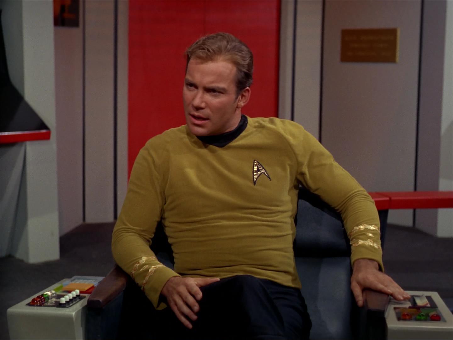 ariane179254_StarTrek_2x17_APieceOfTheAction_0043.jpg
