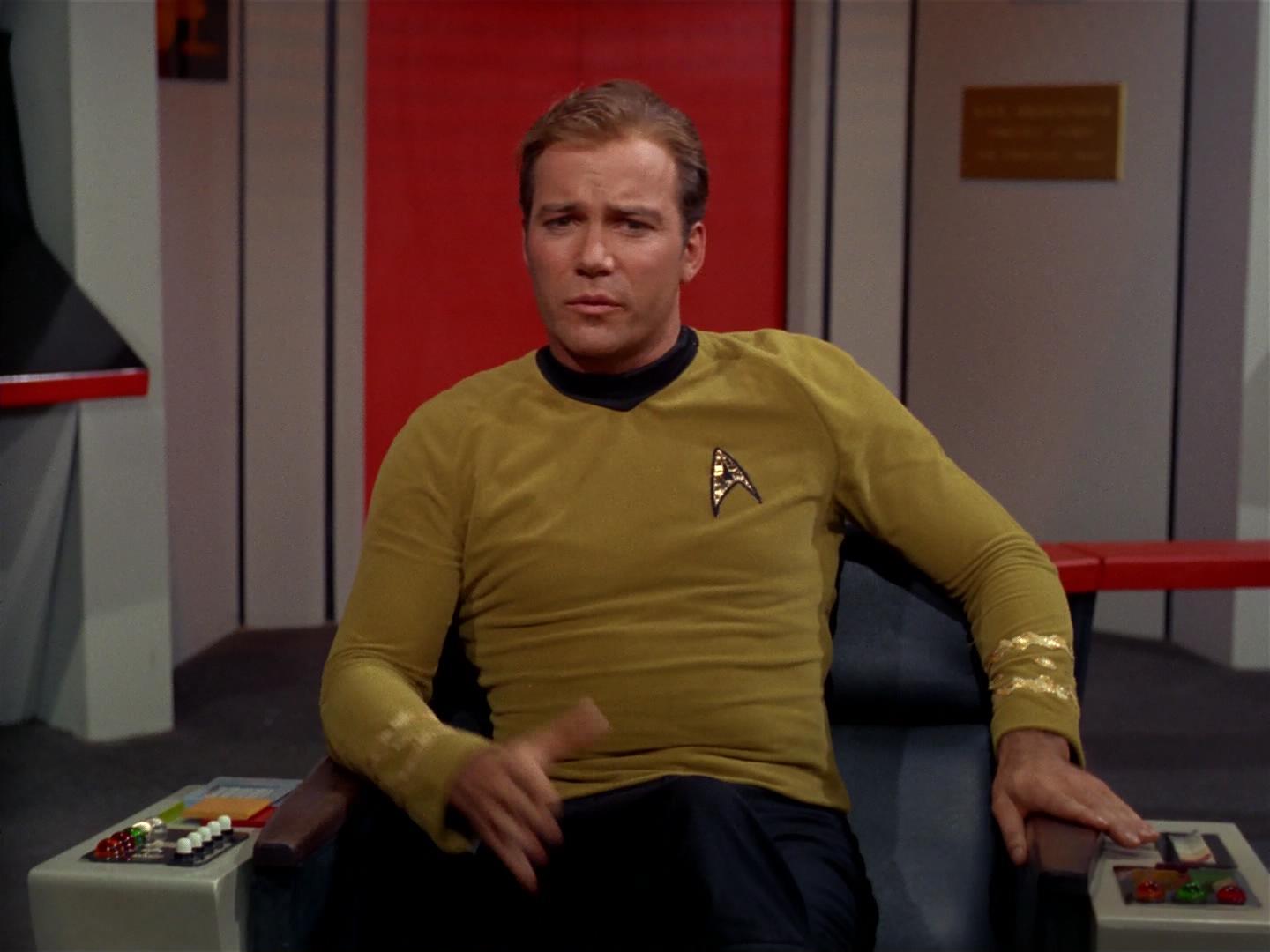 ariane179254_StarTrek_2x17_APieceOfTheAction_0050.jpg