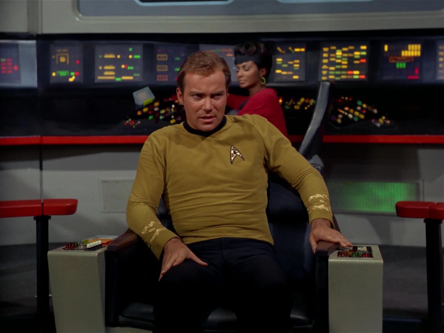 ariane179254_StarTrek_2x17_APieceOfTheAction_0074.jpg