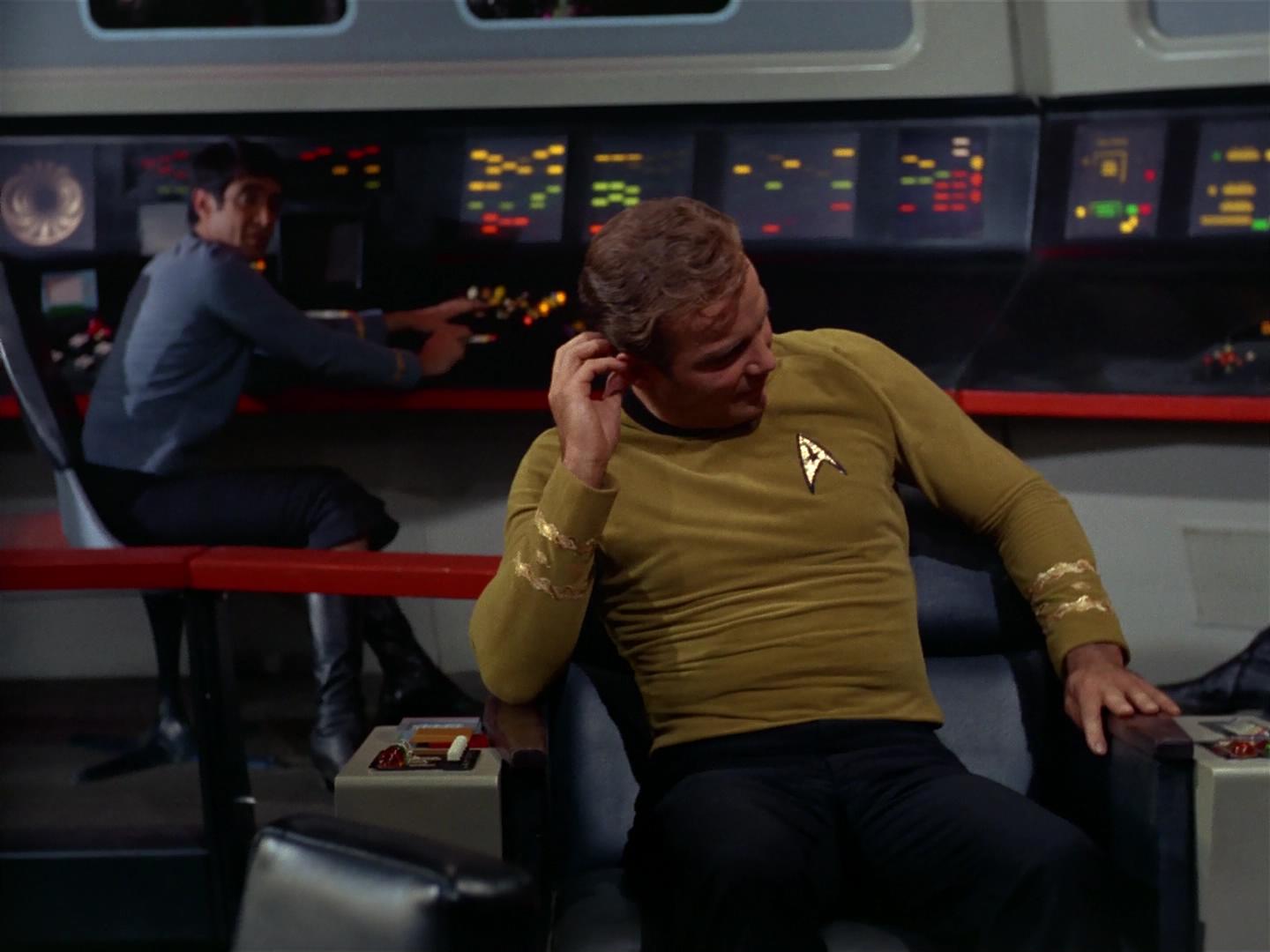 ariane179254_StarTrek_2x17_APieceOfTheAction_0087.jpg