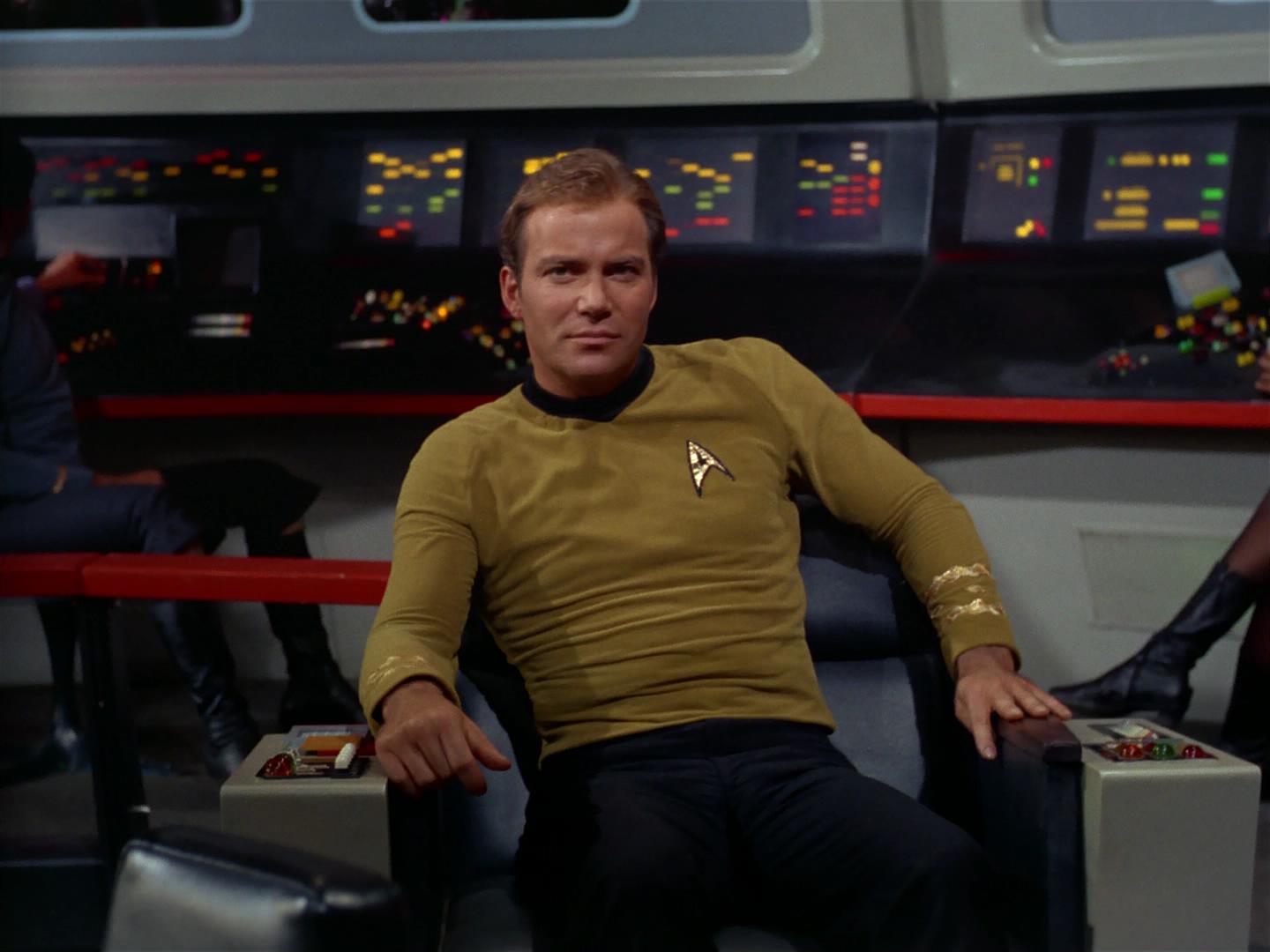 ariane179254_StarTrek_2x17_APieceOfTheAction_0095.jpg