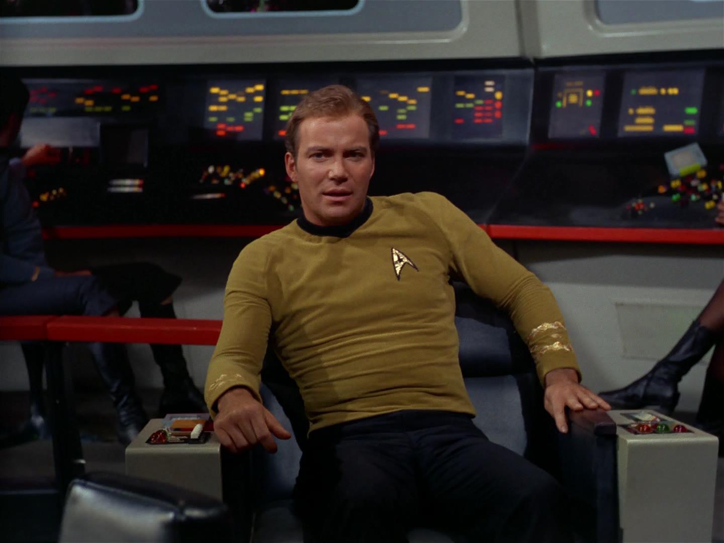 ariane179254_StarTrek_2x17_APieceOfTheAction_0096.jpg