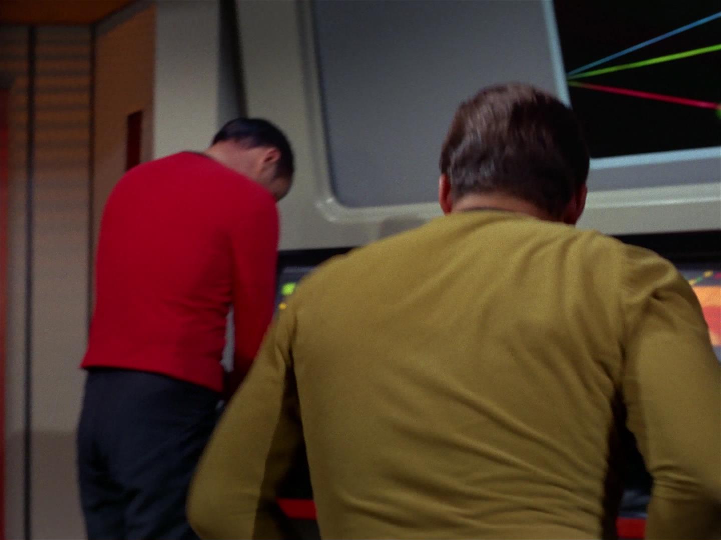 ariane179254_StarTrek_2x17_APieceOfTheAction_0102.jpg