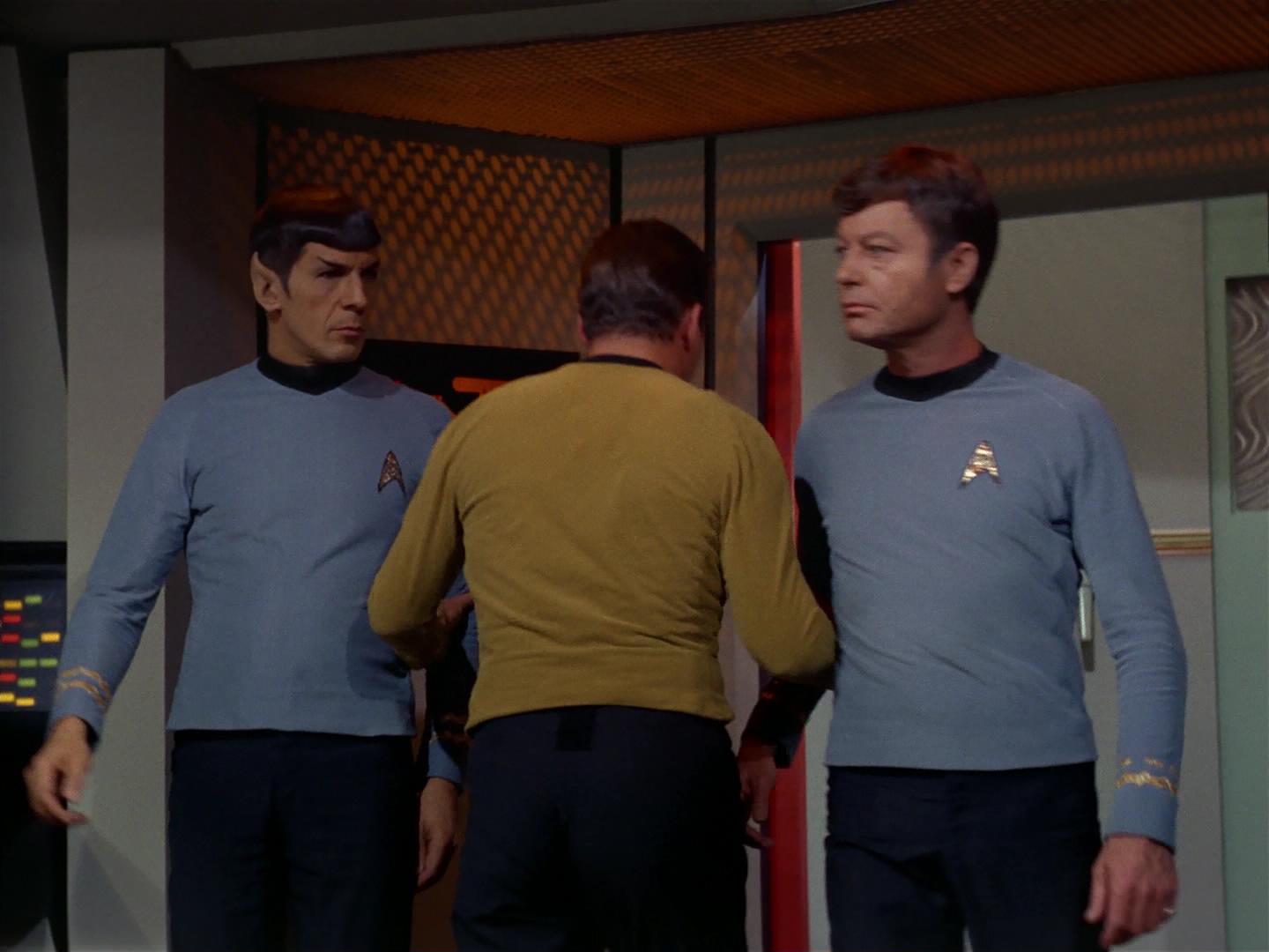 ariane179254_StarTrek_2x17_APieceOfTheAction_0124.jpg