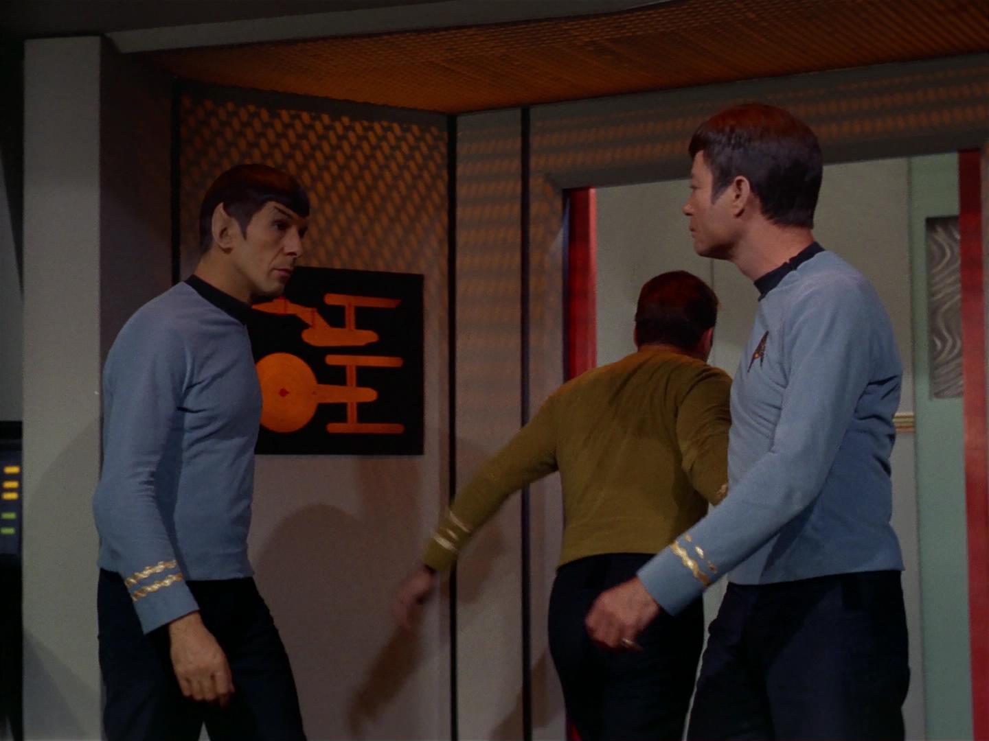 ariane179254_StarTrek_2x17_APieceOfTheAction_0125.jpg