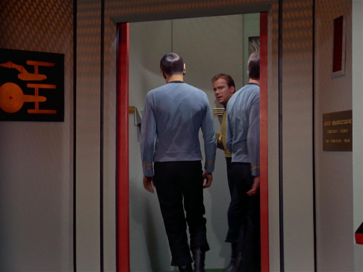 ariane179254_StarTrek_2x17_APieceOfTheAction_0127.jpg
