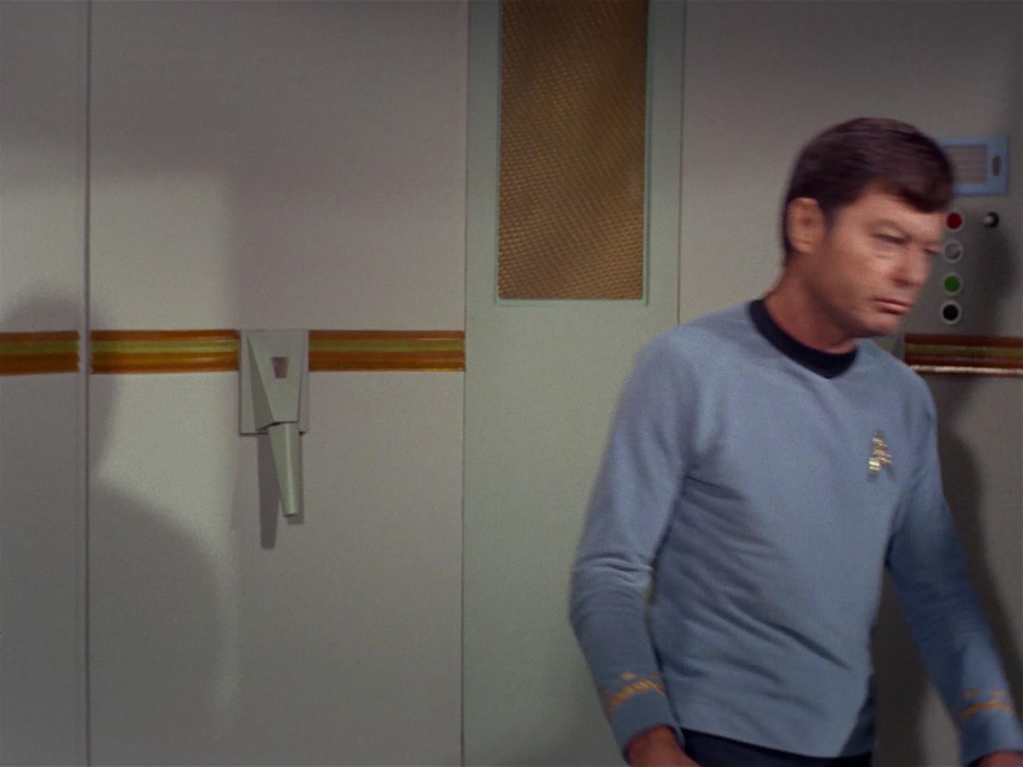 ariane179254_StarTrek_2x17_APieceOfTheAction_0150.jpg