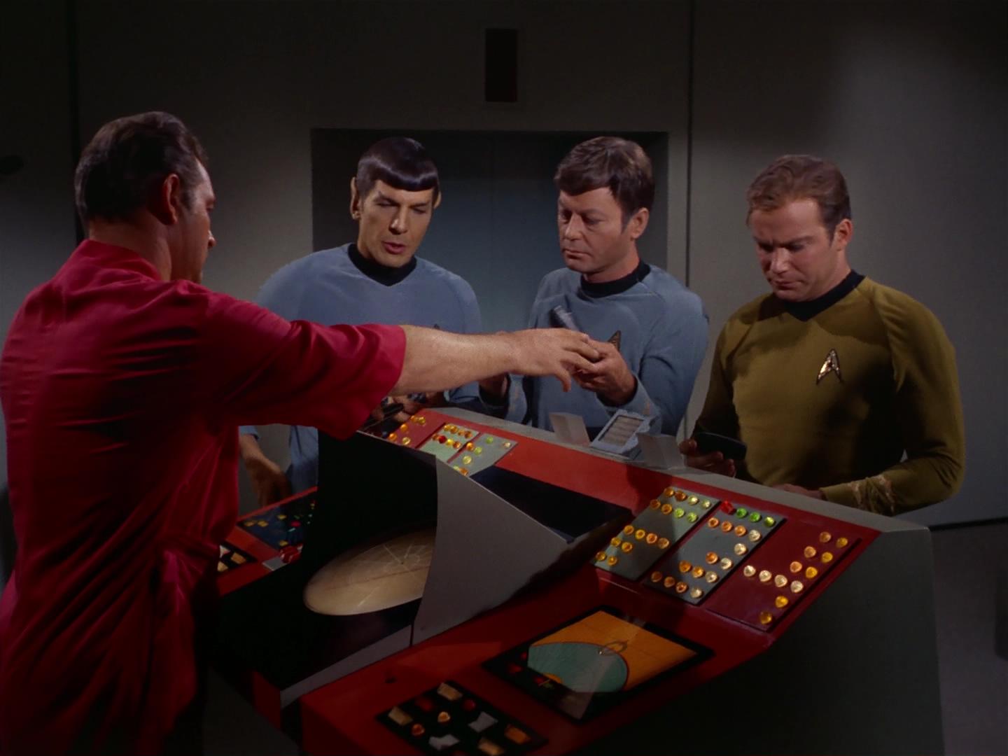 ariane179254_StarTrek_2x17_APieceOfTheAction_0159.jpg