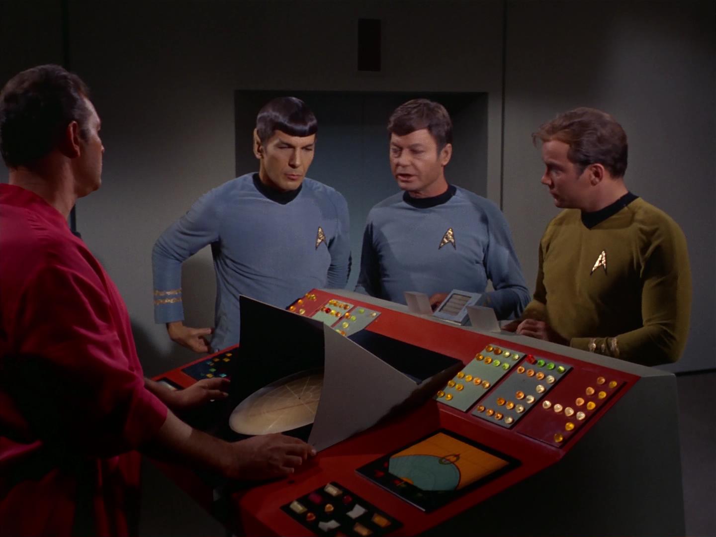 ariane179254_StarTrek_2x17_APieceOfTheAction_0164.jpg