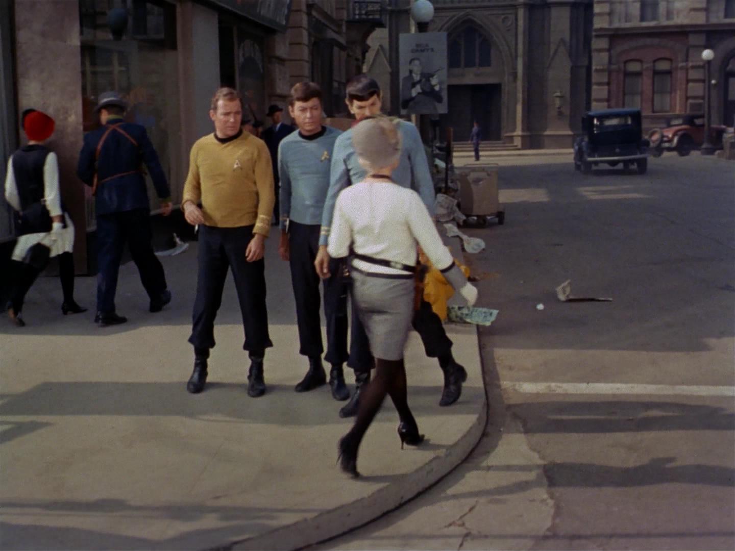 ariane179254_StarTrek_2x17_APieceOfTheAction_0201.jpg