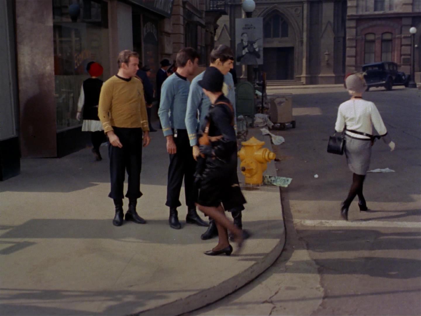 ariane179254_StarTrek_2x17_APieceOfTheAction_0203.jpg