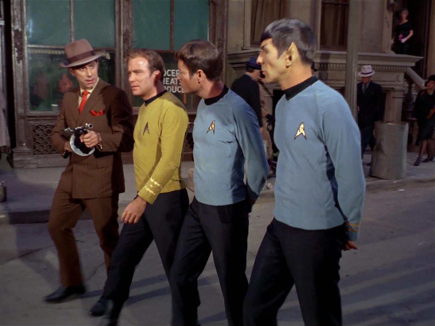 ariane179254_StarTrek_2x17_APieceOfTheAction_0465.jpg