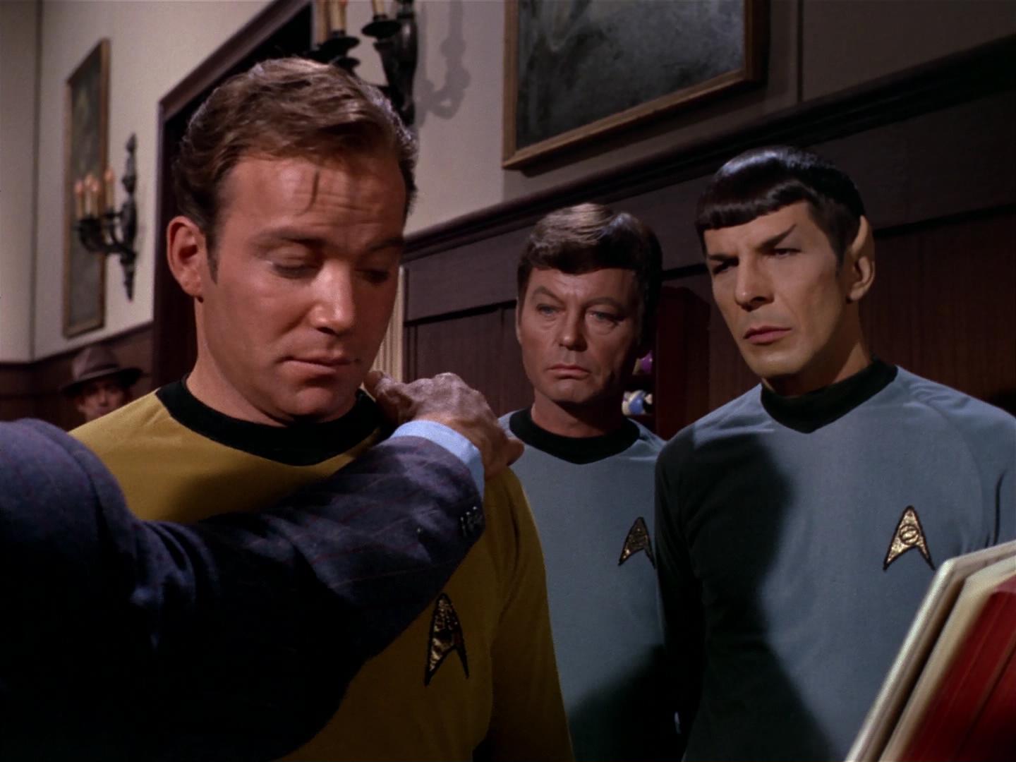 ariane179254_StarTrek_2x17_APieceOfTheAction_0666.jpg