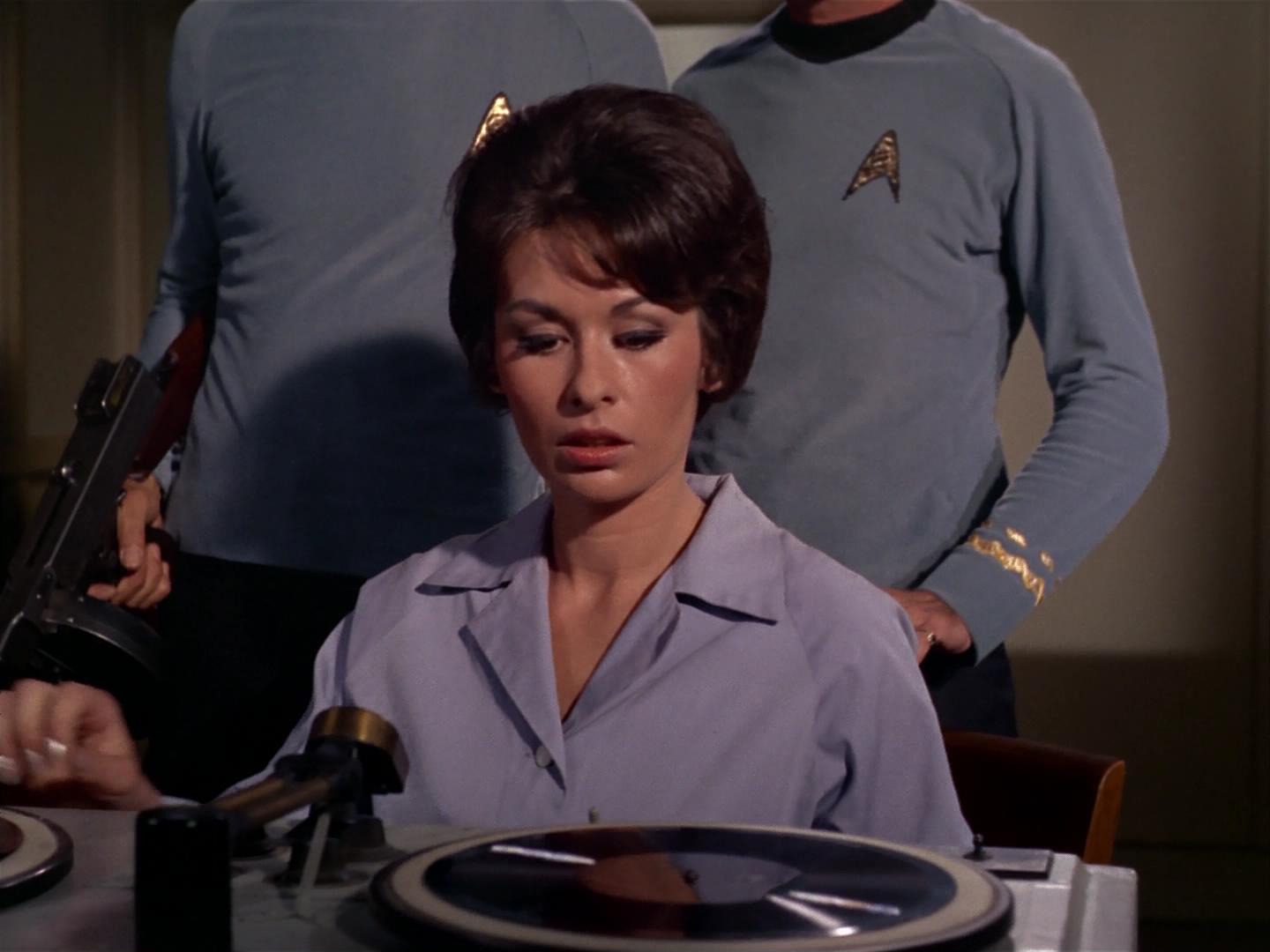 ariane179254_StarTrek_2x17_APieceOfTheAction_1161.jpg