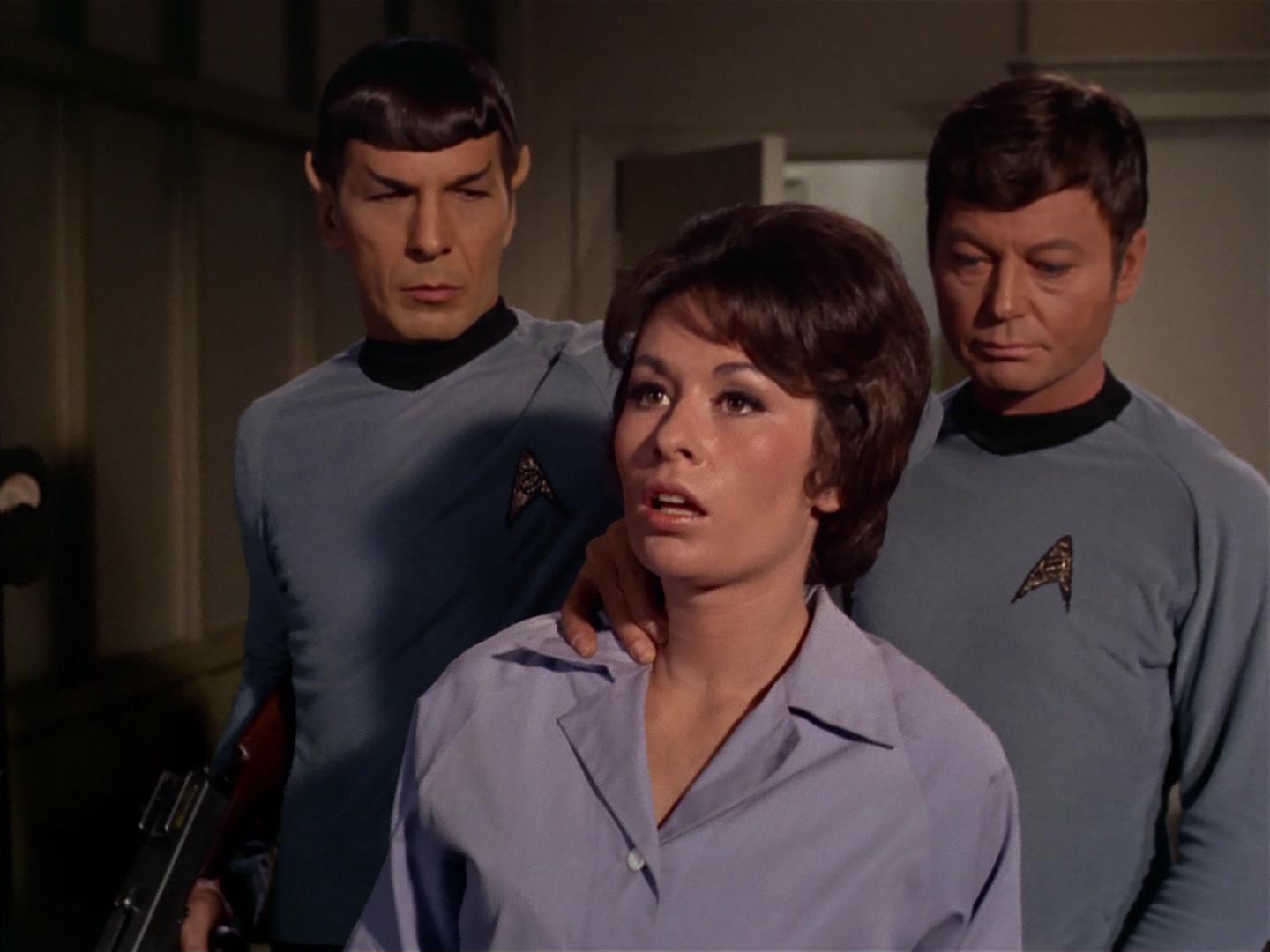 ariane179254_StarTrek_2x17_APieceOfTheAction_1165.jpg