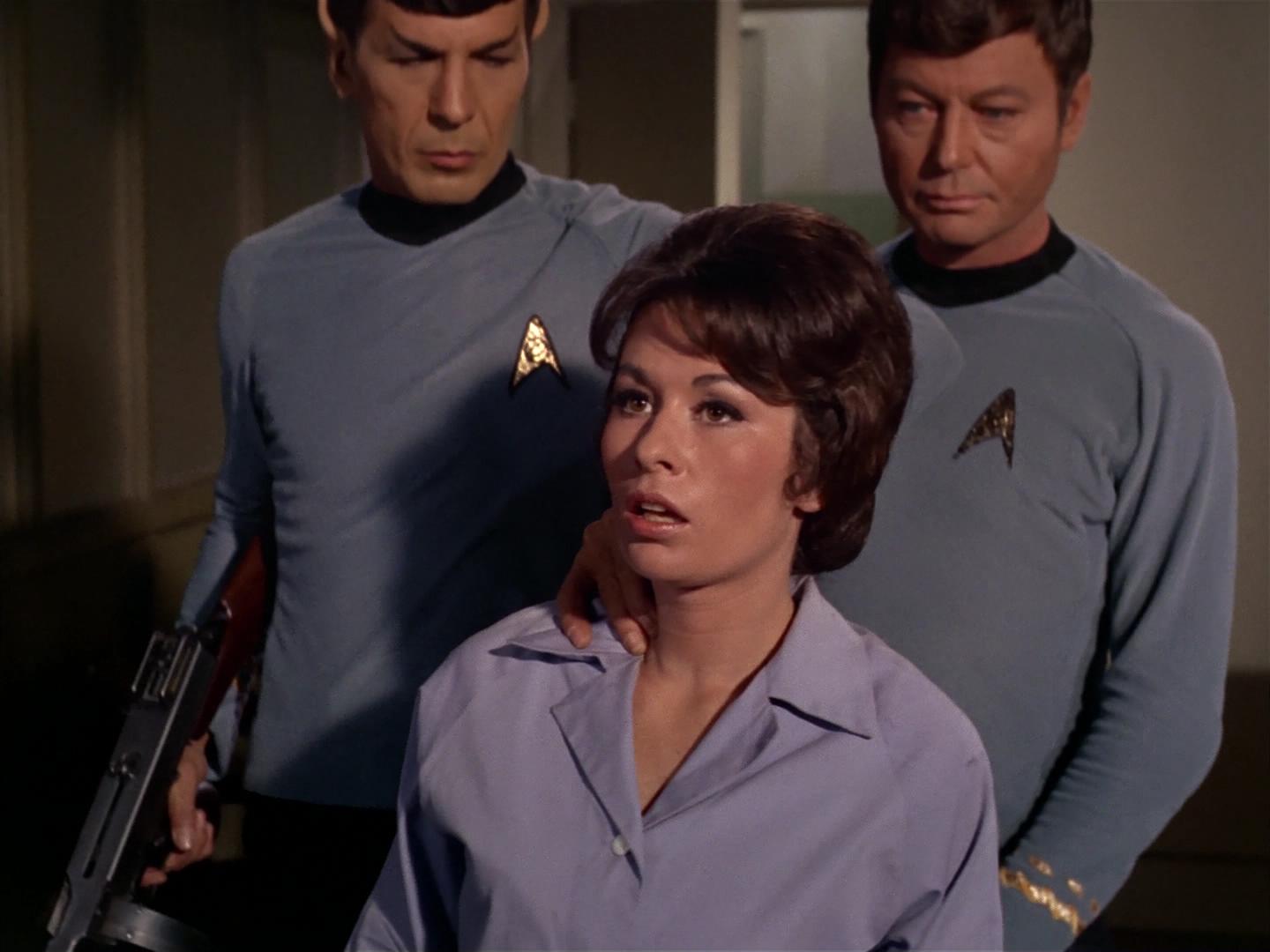 ariane179254_StarTrek_2x17_APieceOfTheAction_1166.jpg