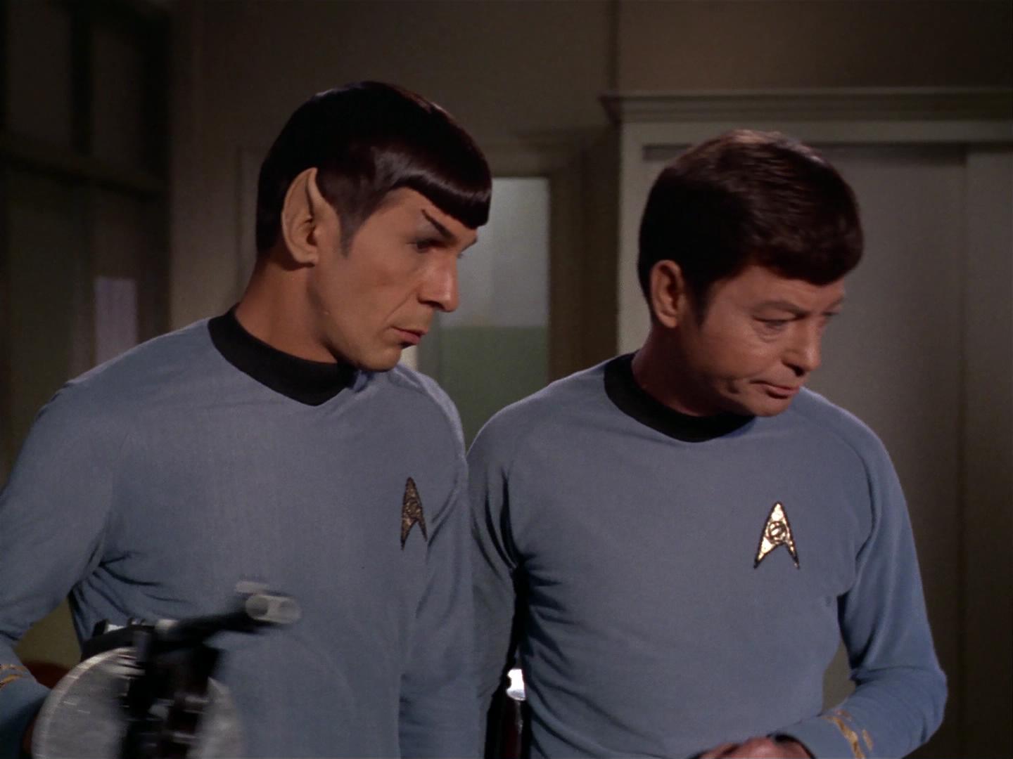ariane179254_StarTrek_2x17_APieceOfTheAction_1179.jpg