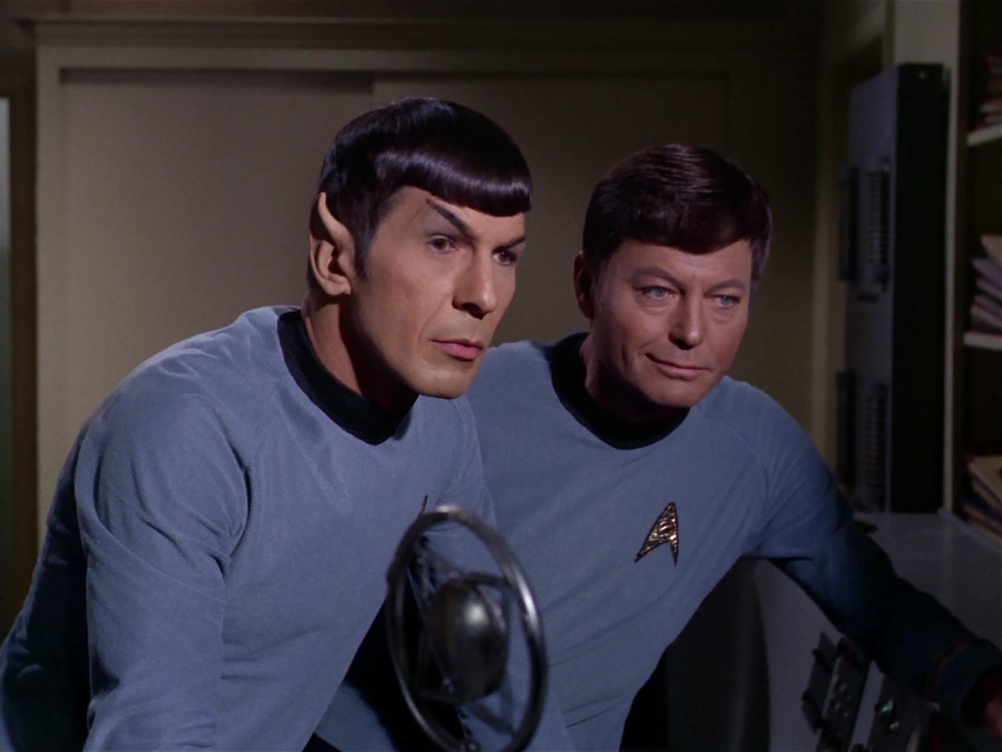 ariane179254_StarTrek_2x17_APieceOfTheAction_1193.jpg