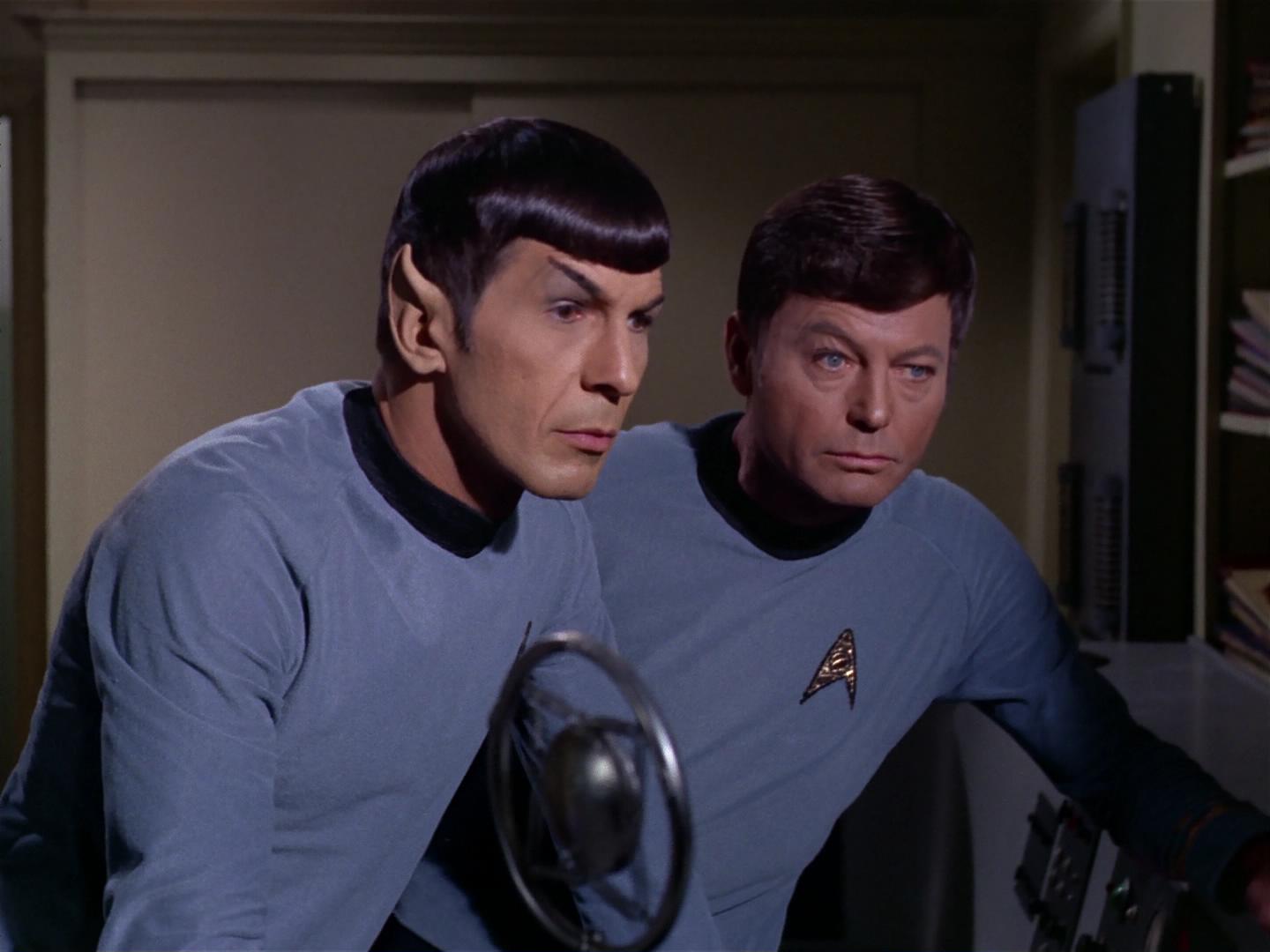 ariane179254_StarTrek_2x17_APieceOfTheAction_1194.jpg