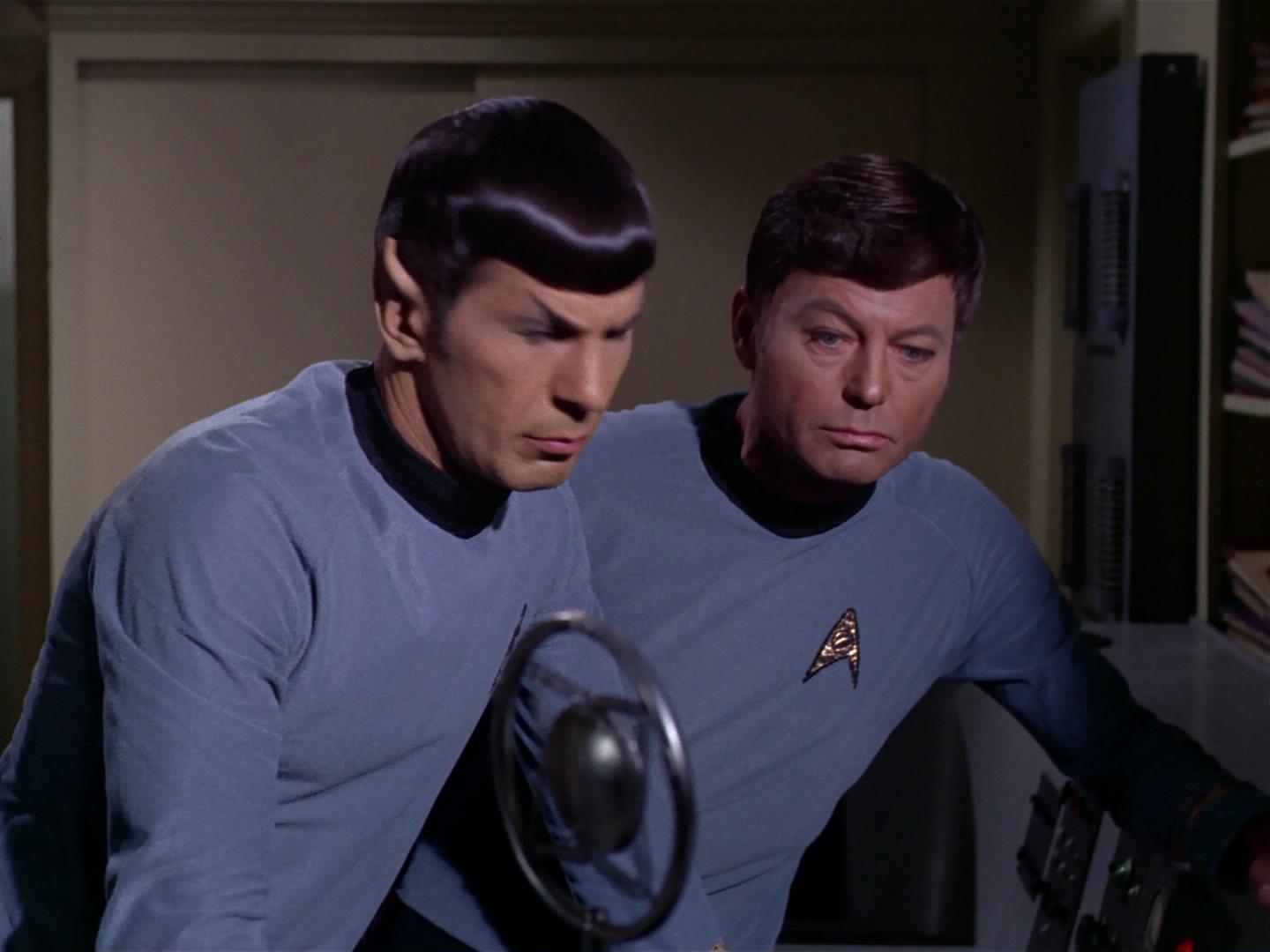 ariane179254_StarTrek_2x17_APieceOfTheAction_1199.jpg